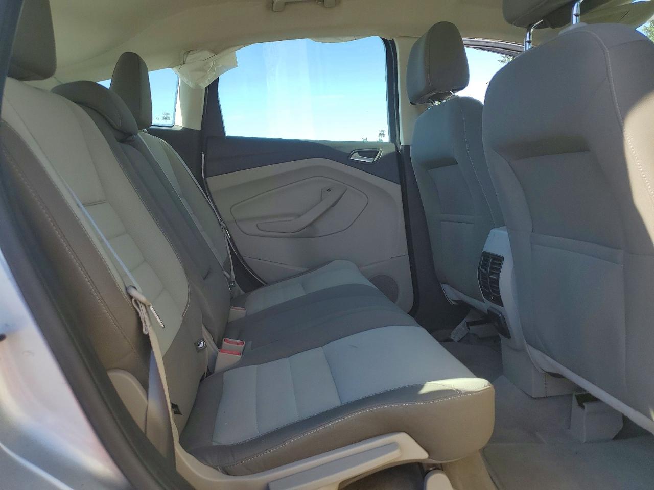 2013 Ford C-max Se Серебряный vin: 1FADP5AU0DL519216