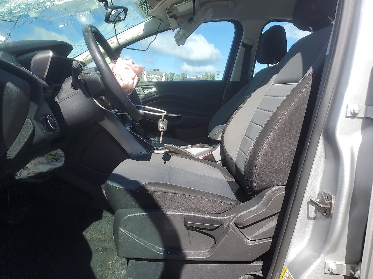 2014 Ford C-max Se Серебряный vin: 1FADP5AU0EL519220