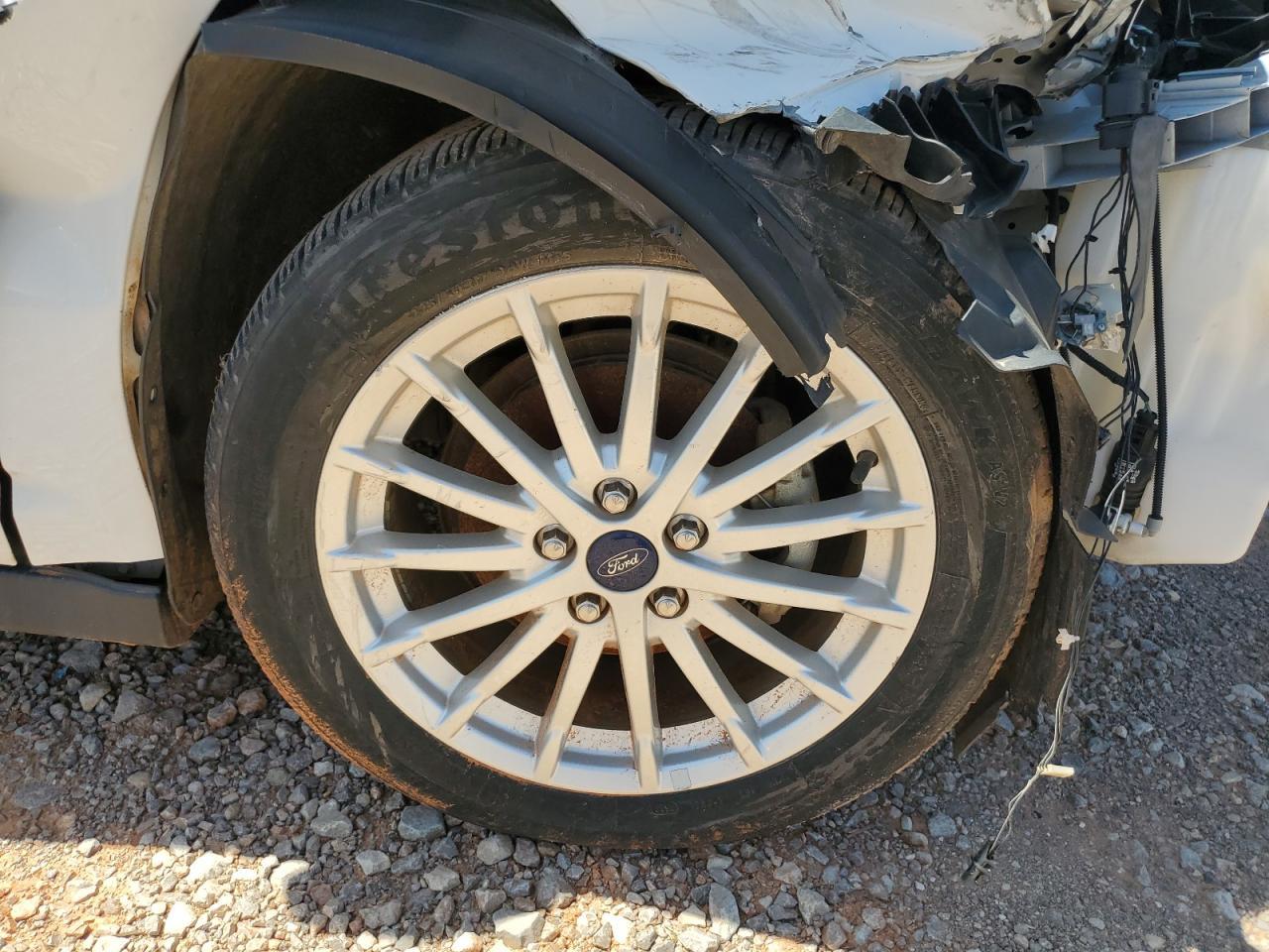 2015 Ford C-max Se White vin: 1FADP5AU0FL123595 Damage: Right Front Wheel, Curb Rash, 9 to 10 inches