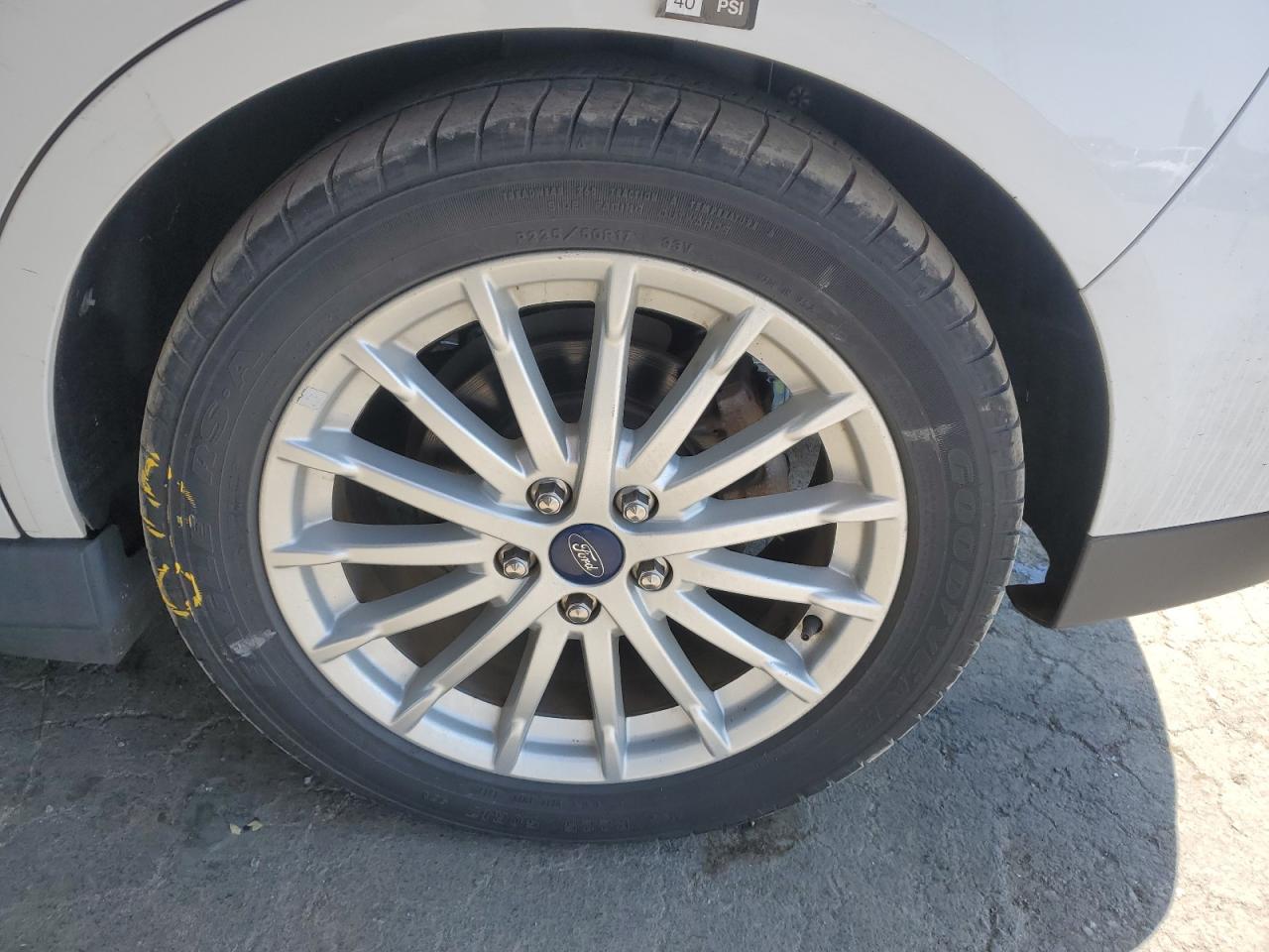 2015 Ford C-max Se White vin: 1FADP5AU1FL101167 Damage: Left Rear Tire, Worn, Replacement Required