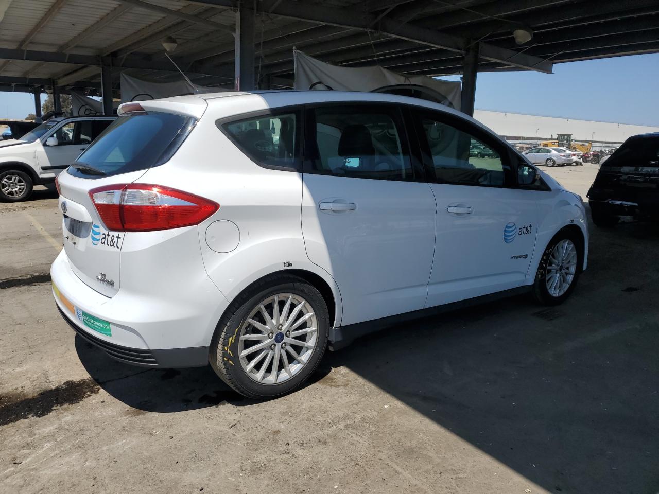 2015 Ford C-max Se White vin: 1FADP5AU1FL101167 Damage: Right Qtr Panel, Heavy Scratch, 1 To 2 Inches