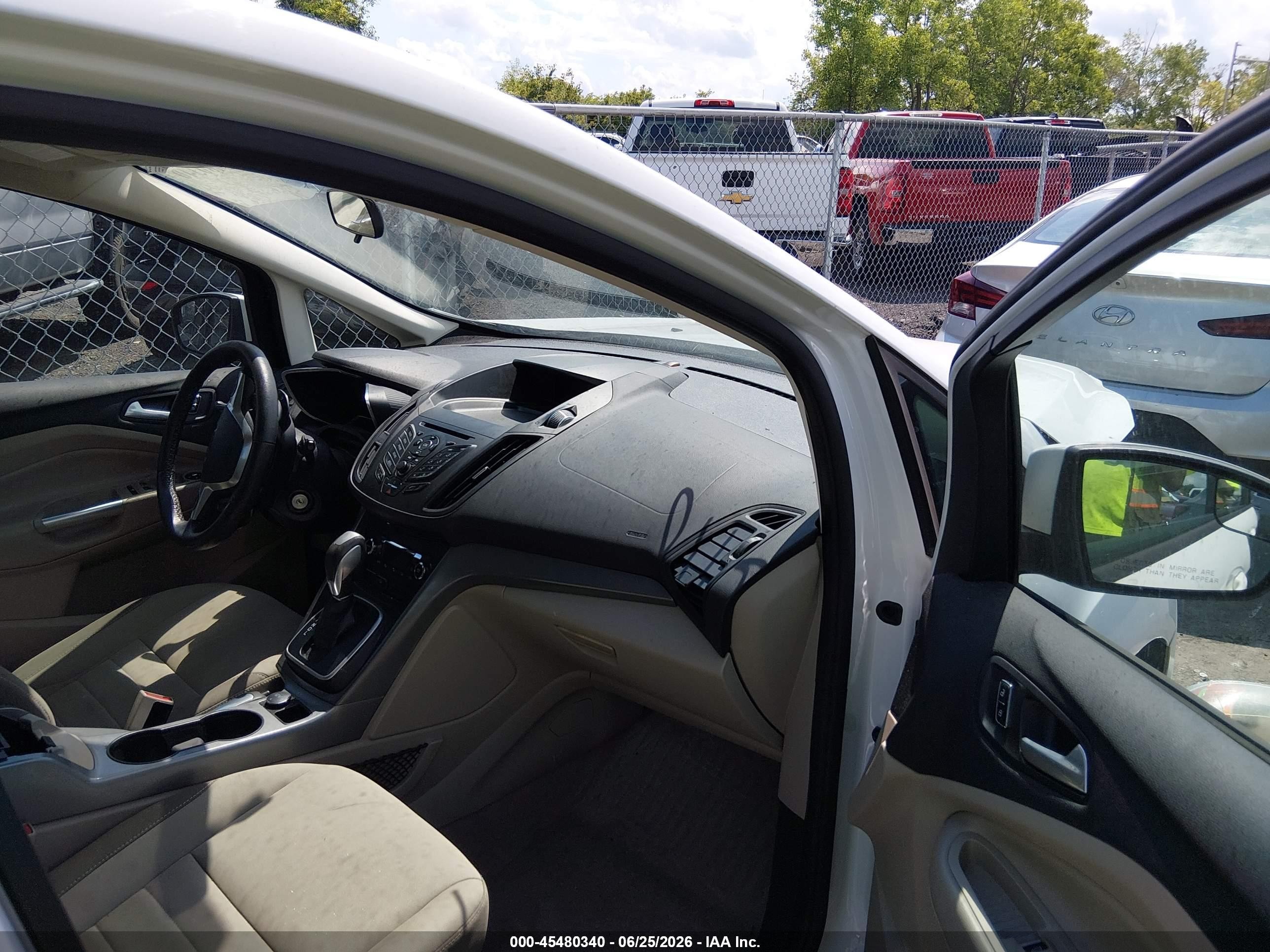 2015 Ford C-max Hybrid Se White vin: 1FADP5AU1FL117563