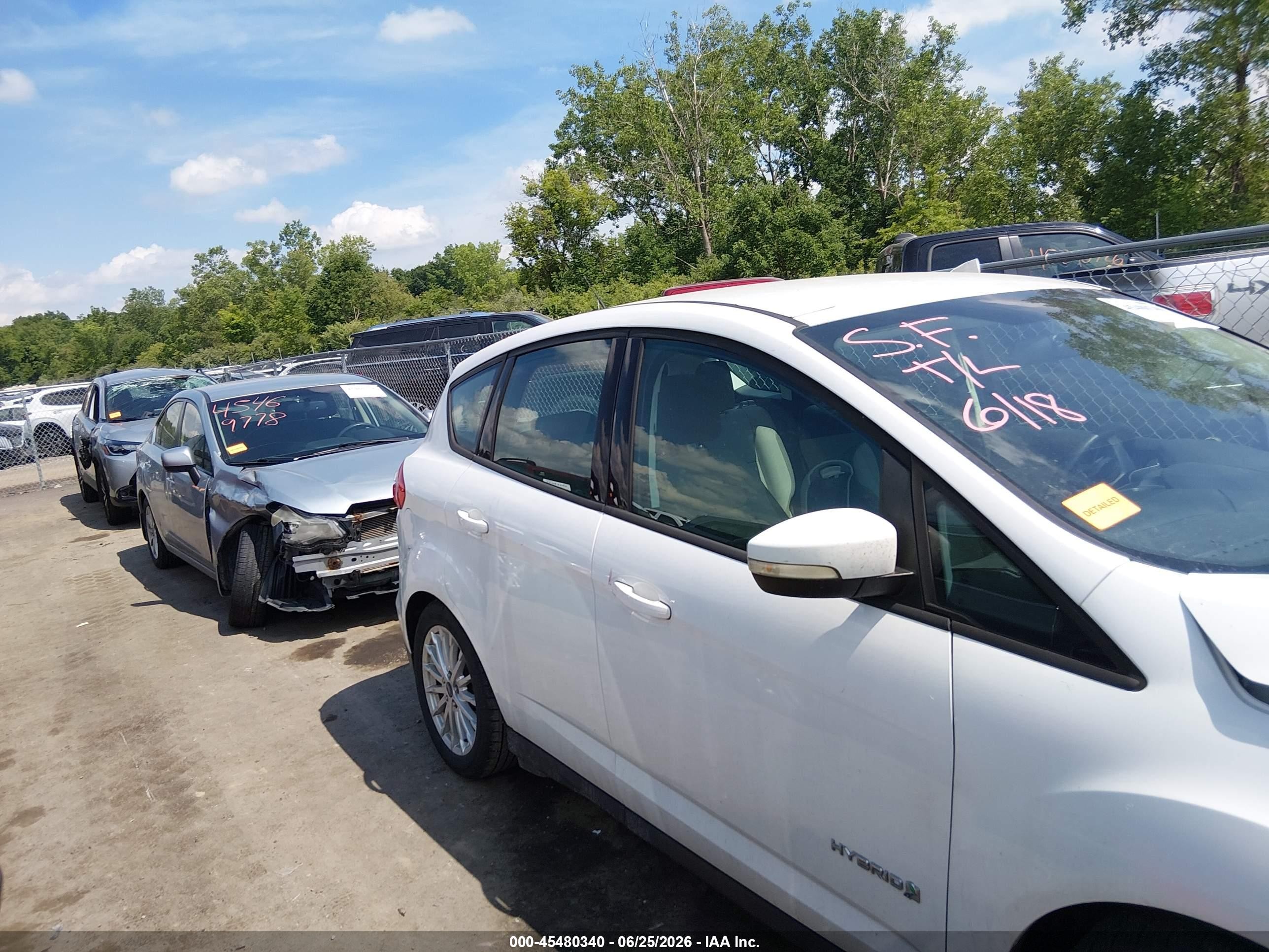 2015 Ford C-max Hybrid Se White vin: 1FADP5AU1FL117563