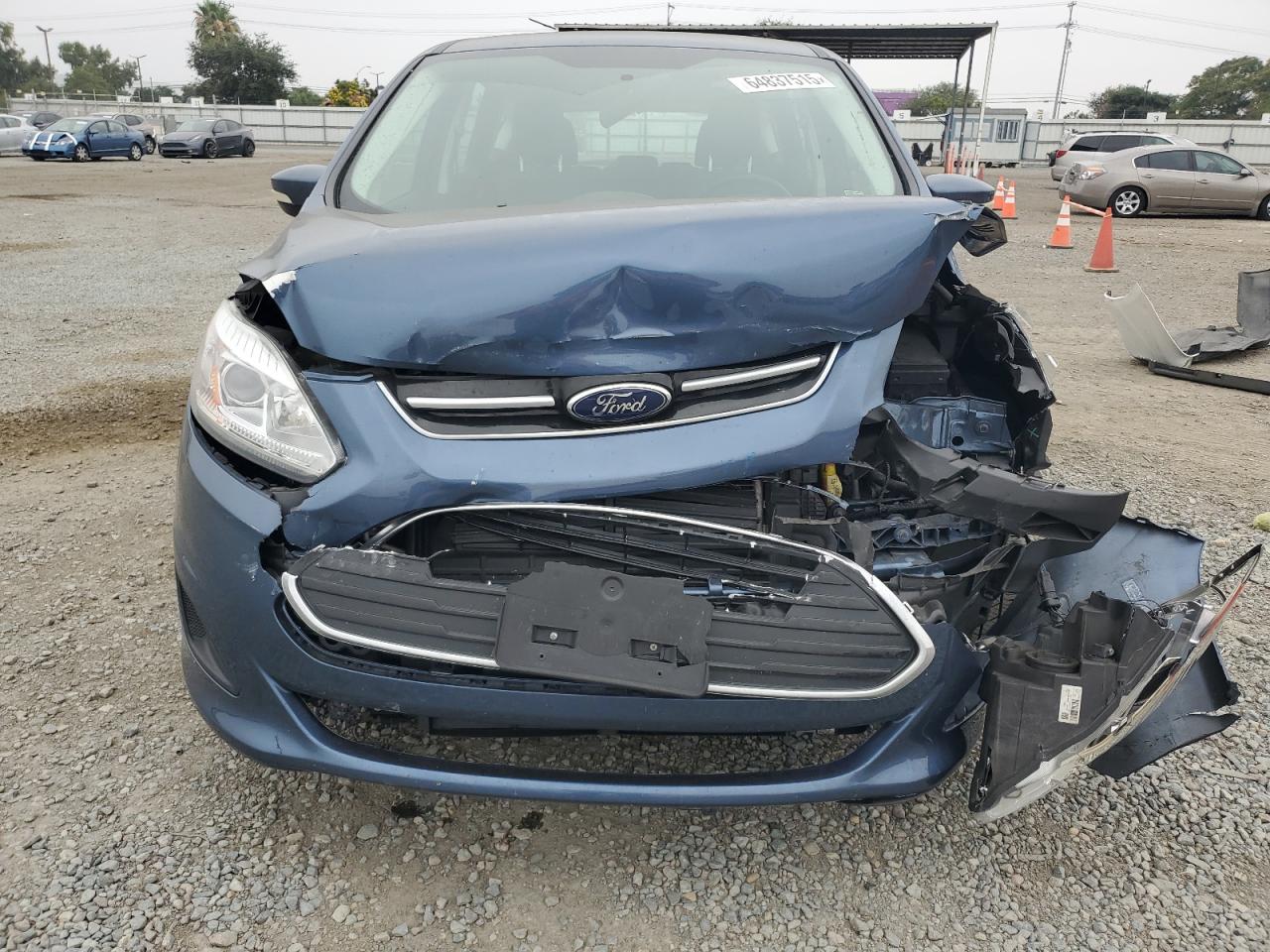 2018 Ford C-max Se   Blue vin: 1FADP5AU1JL106068
