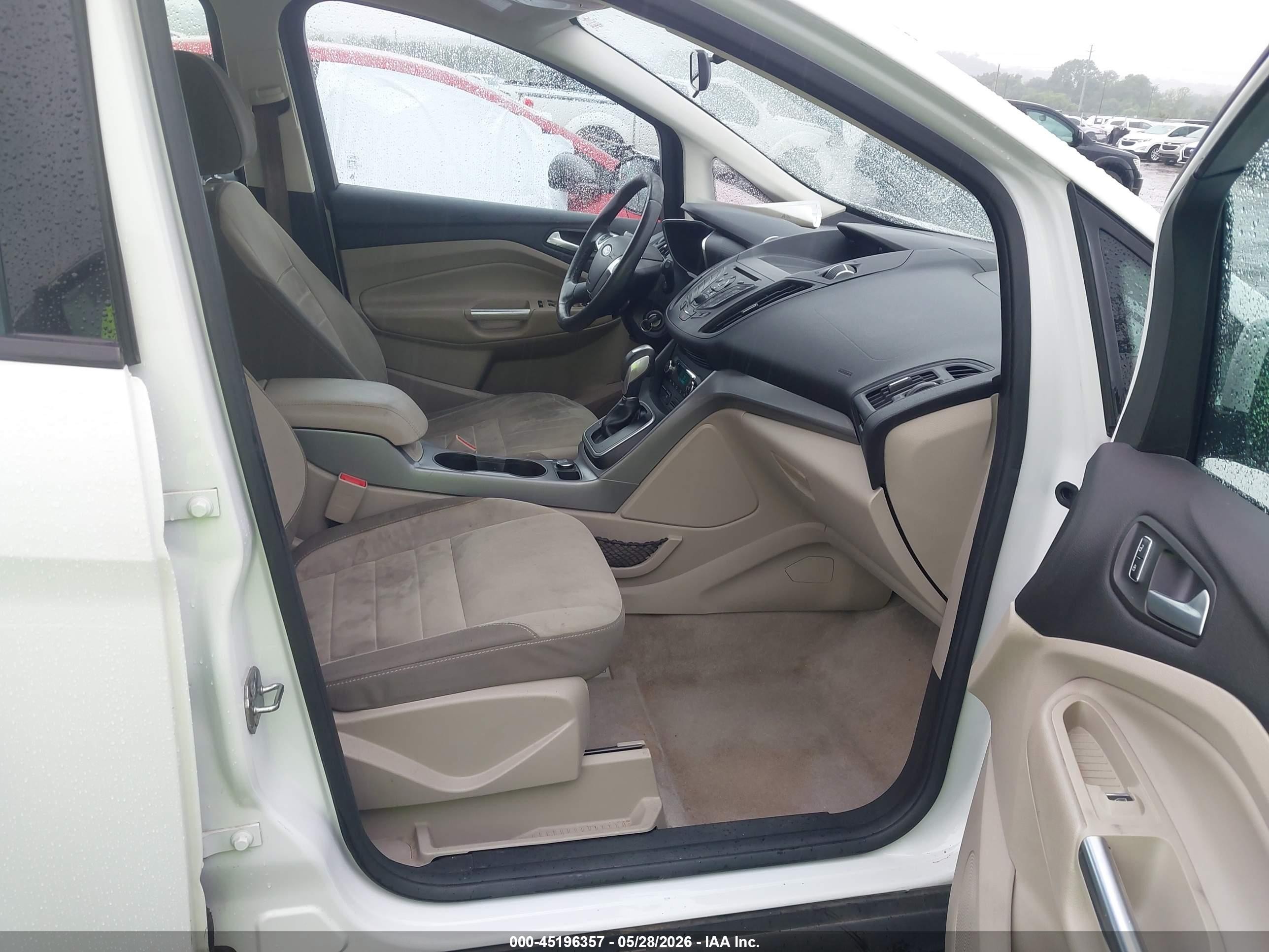 2015 Ford C-max Hybrid Se Белый vin: 1FADP5AU2FL107530