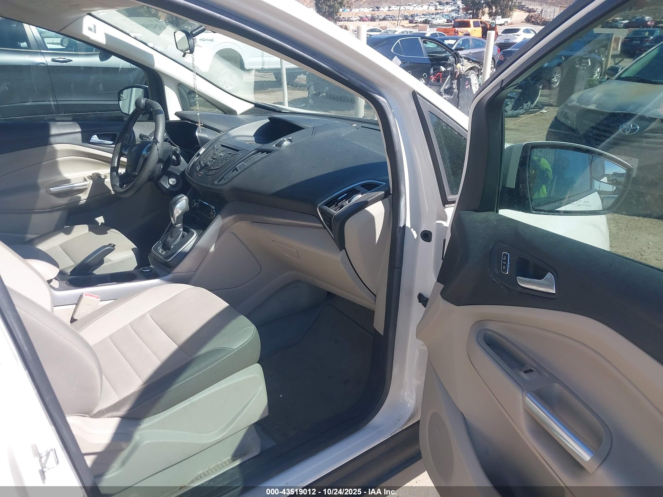2013 Ford C-max Hybrid Se White vin: 1FADP5AU3DL502099