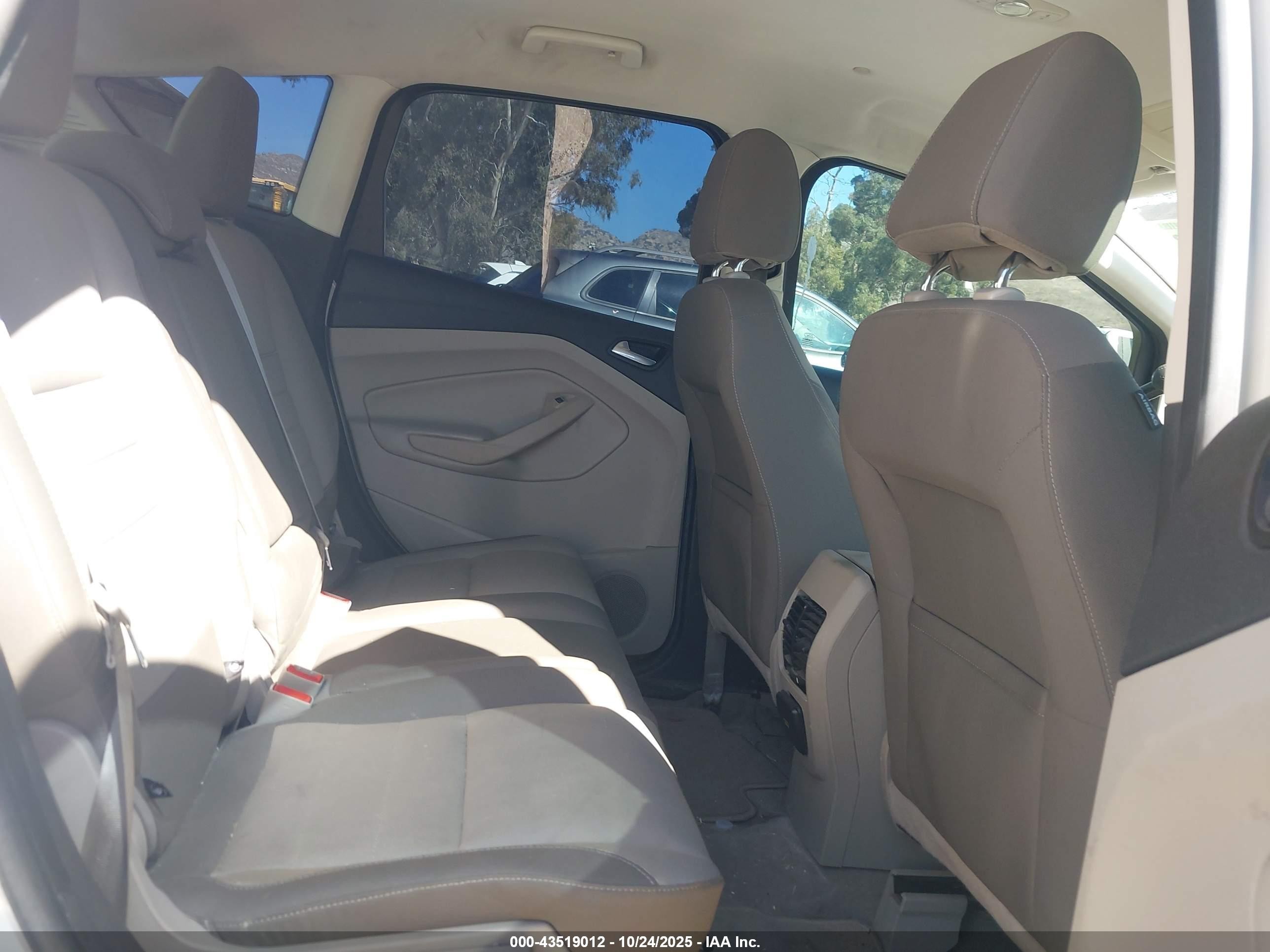 2013 Ford C-max Hybrid Se White vin: 1FADP5AU3DL502099