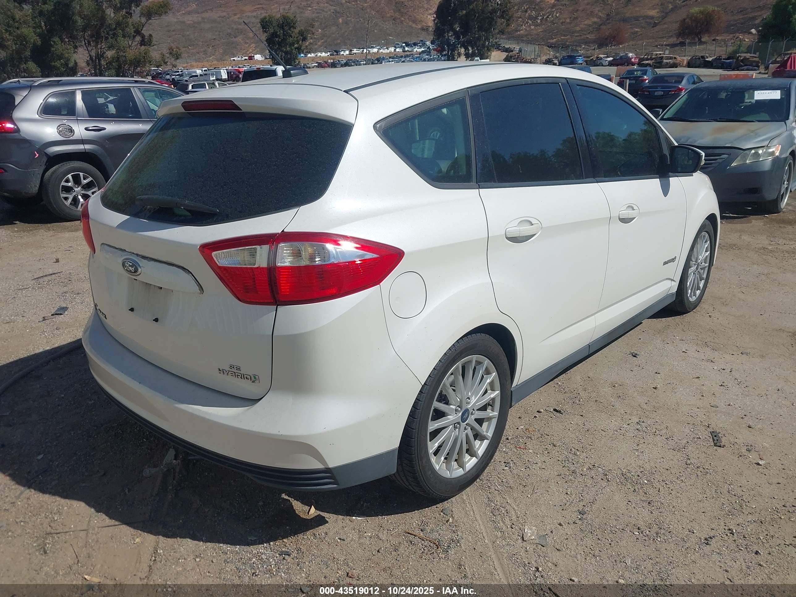 2013 Ford C-max Hybrid Se White vin: 1FADP5AU3DL502099