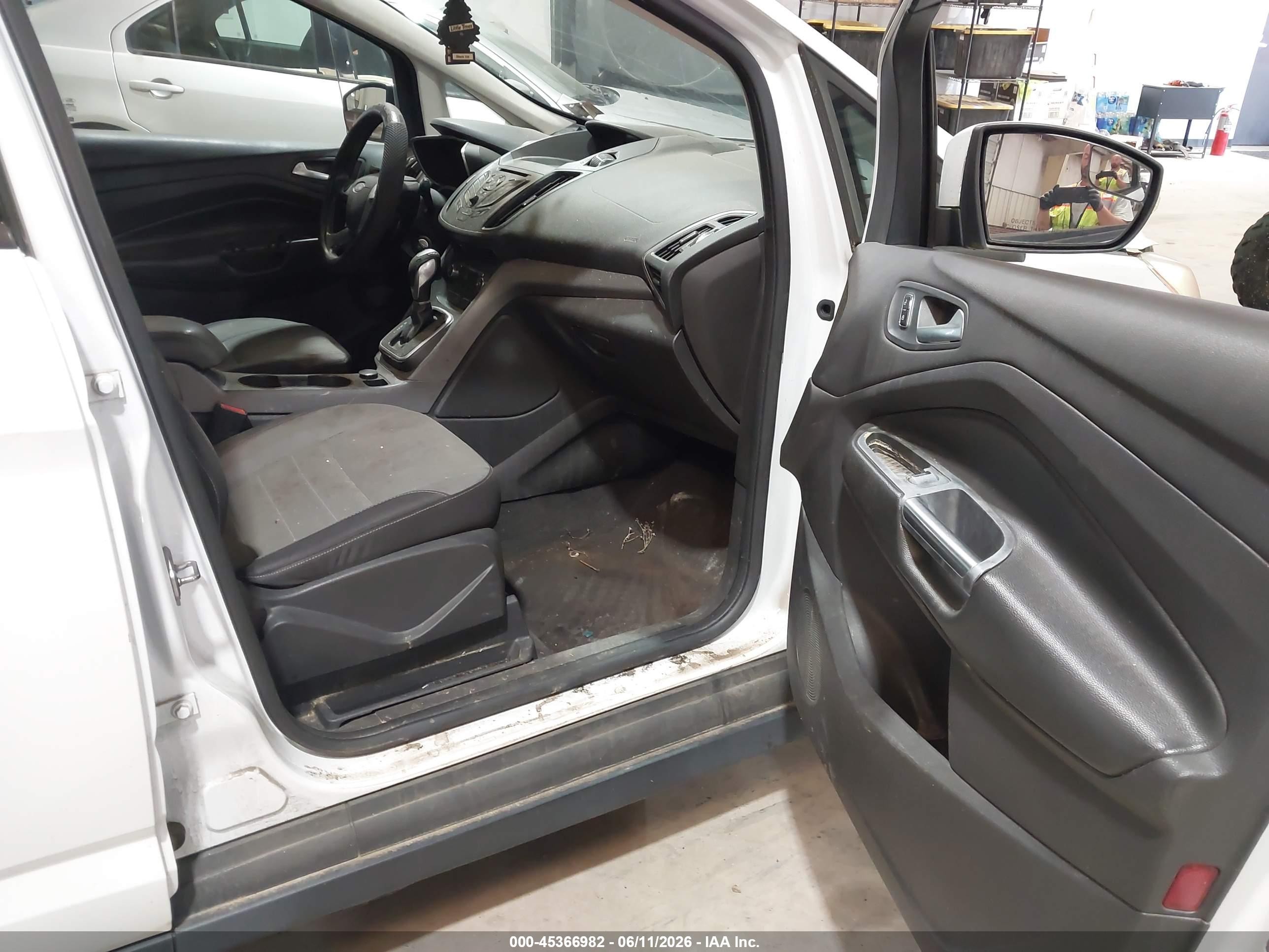 2013 Ford C-max Hybrid Se White vin: 1FADP5AU4DL556575