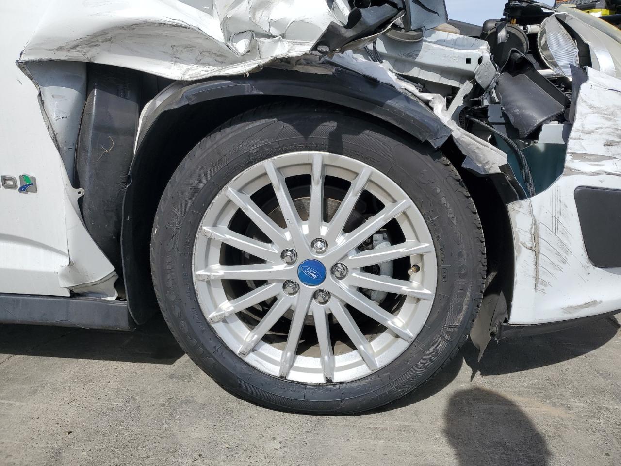 2013 Ford C-max Se White vin: 1FADP5AU6DL524419 Damage: Right Front Wheel, Curb Rash, > 12 Inches