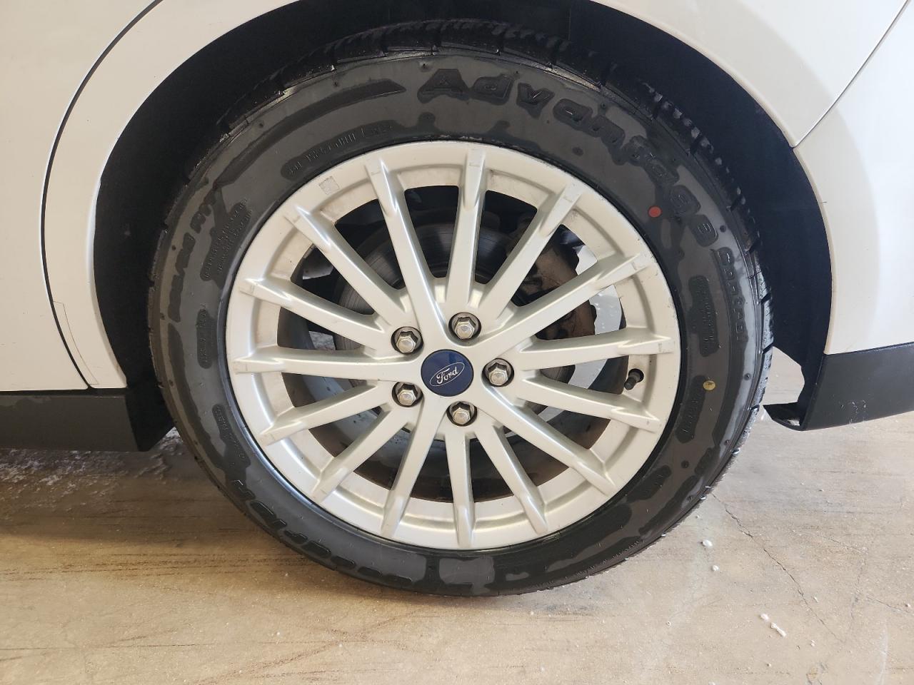 2014 Ford C-max Se White vin: 1FADP5AU8EL509468 Damage: Left Rear Wheel, Curb Rash, 11 To 12 Inches