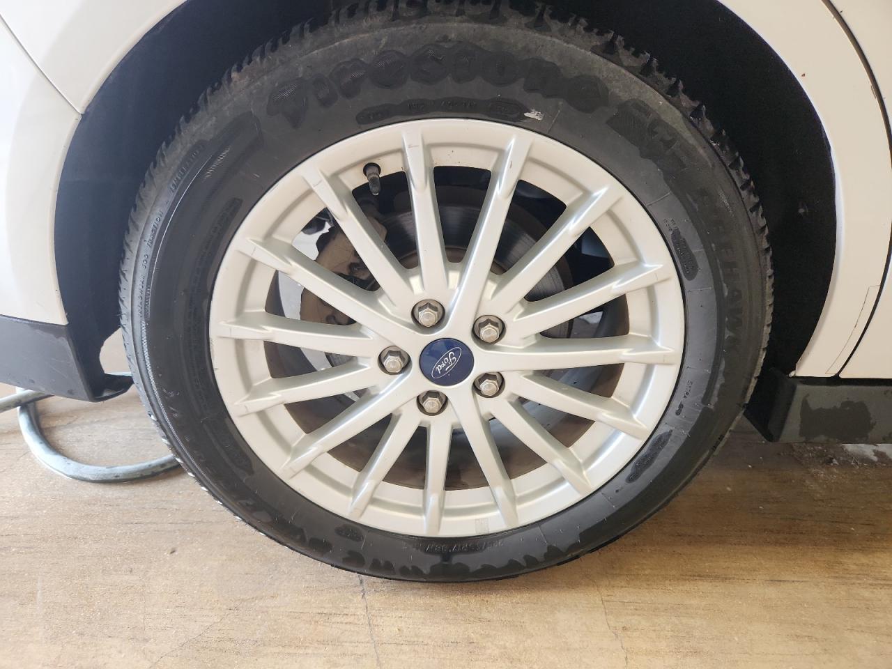 2014 Ford C-max Se White vin: 1FADP5AU8EL509468 Damage: Right Rear Wheel, Curb Rash, 7 To 8 Inches