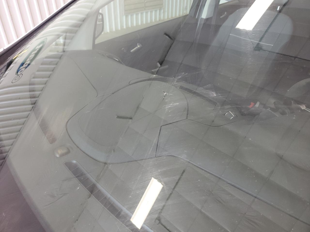 2015 Ford C-max Se White vin: 1FADP5AU8FL101361 Damage: Windshield, Chipped, 1 To 2 Inches