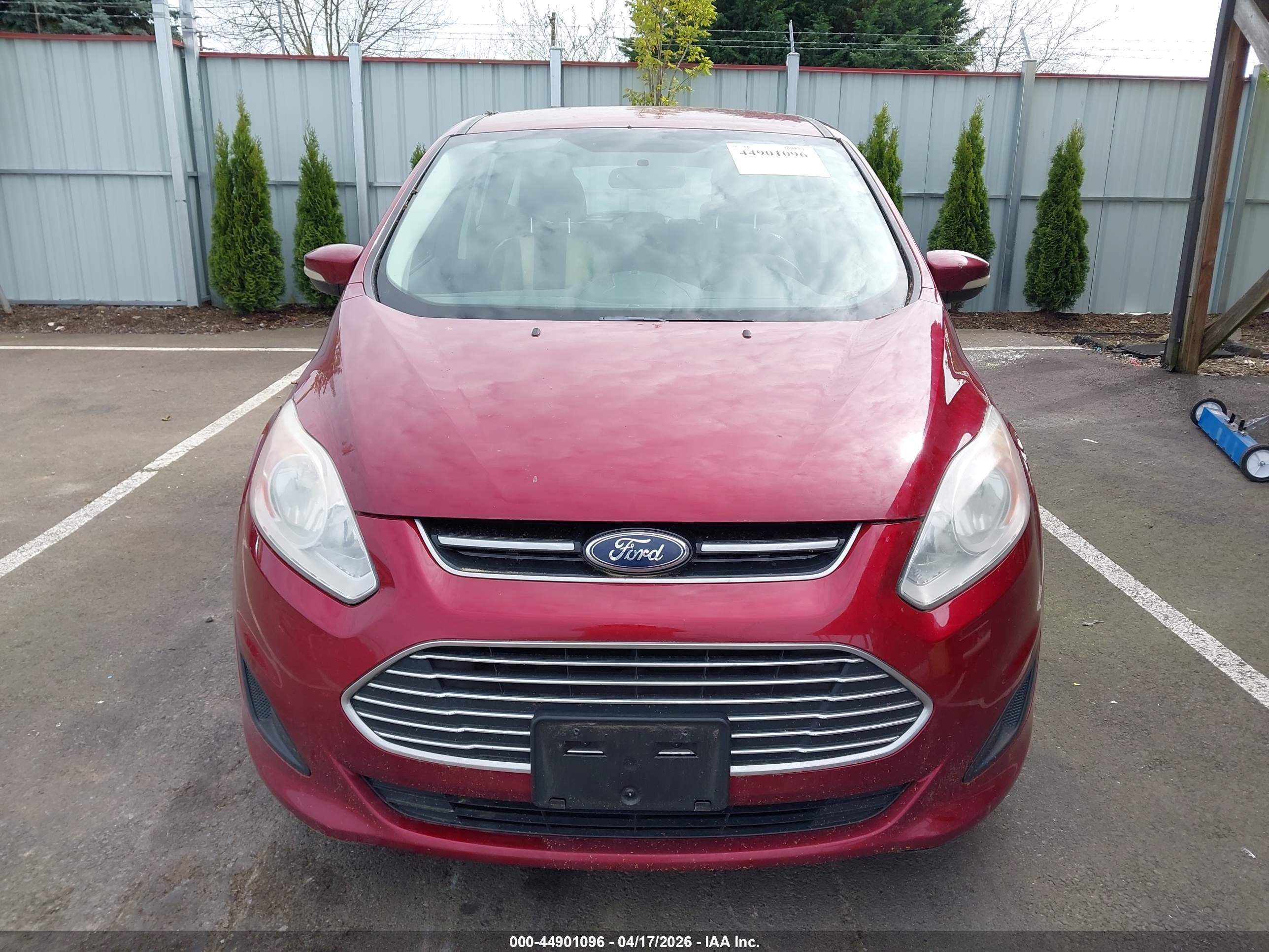 2014 Ford C-max Hybrid Se Красный vin: 1FADP5AU9EL501721