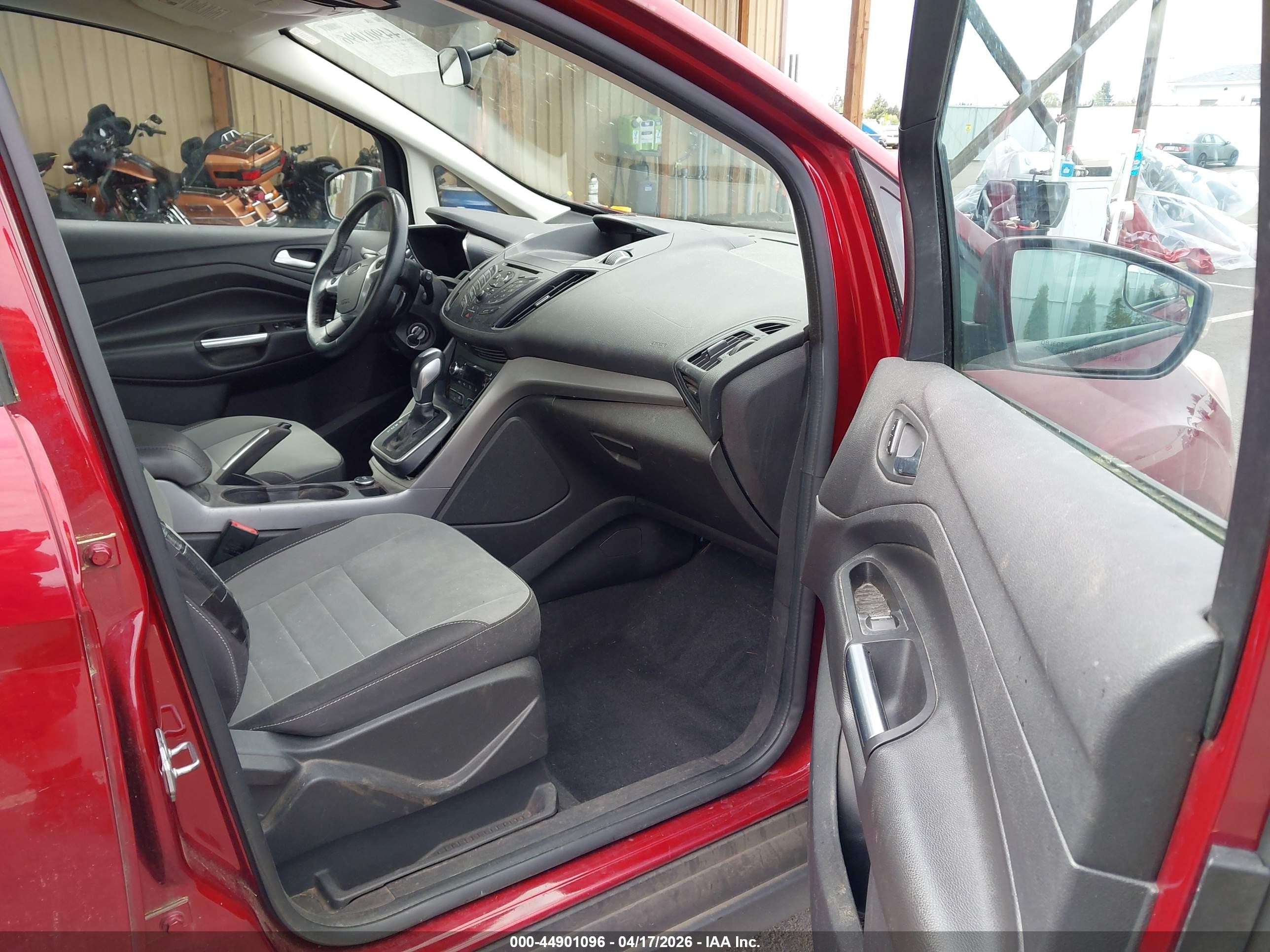 2014 Ford C-max Hybrid Se Красный vin: 1FADP5AU9EL501721