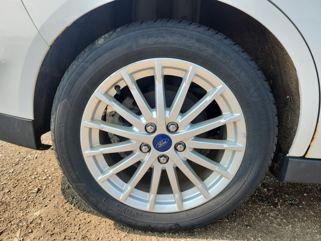2015 Ford C-max Se White vin: 1FADP5AU9FL101241 Damage: Right Rear Wheel, Curb Rash, 7 To 8 Inches