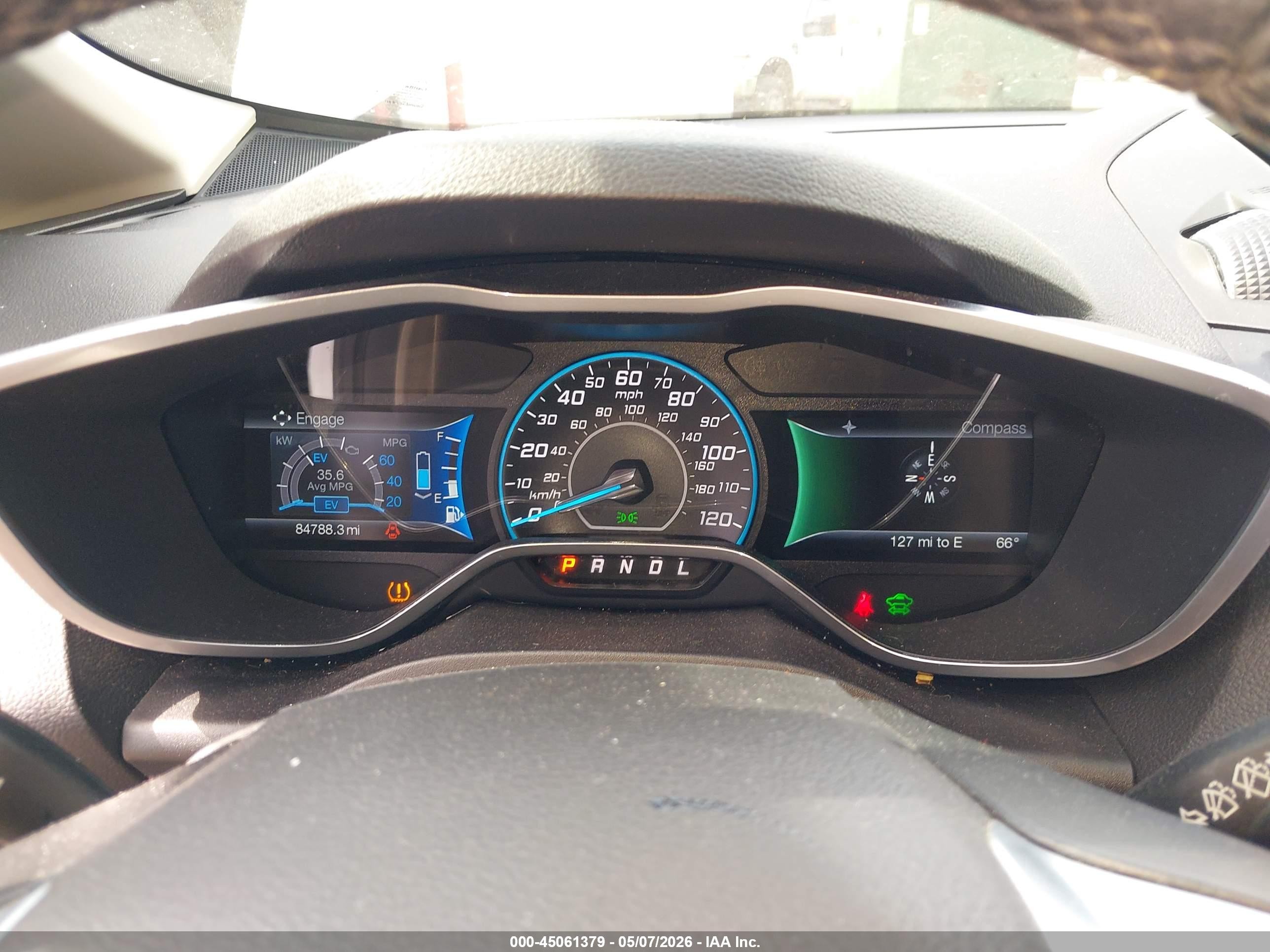 2015 Ford C-max Hybrid Se White vin: 1FADP5AU9FL123191