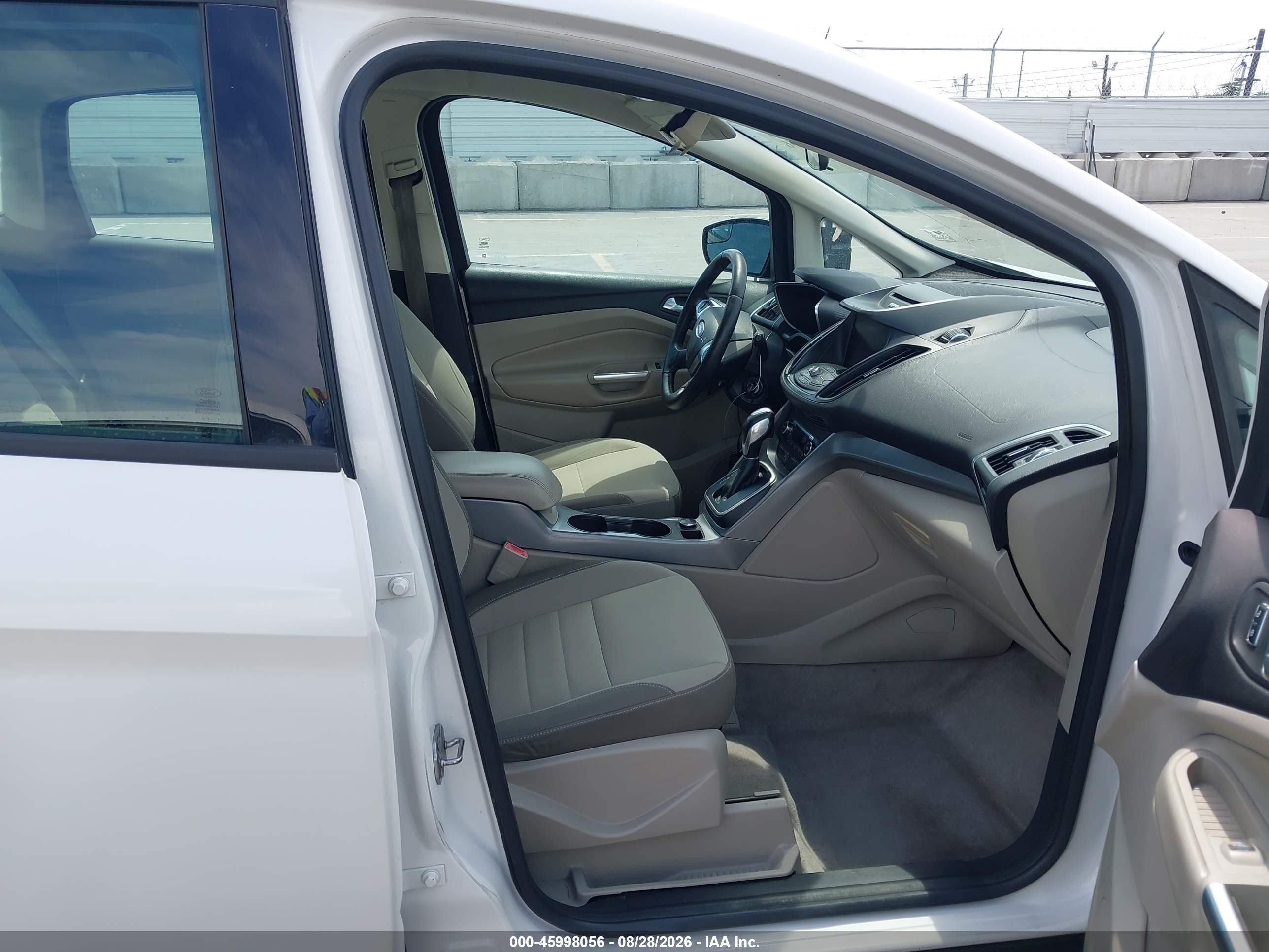 2013 Ford C-max Hybrid Se Белый vin: 1FADP5AUXDL502780