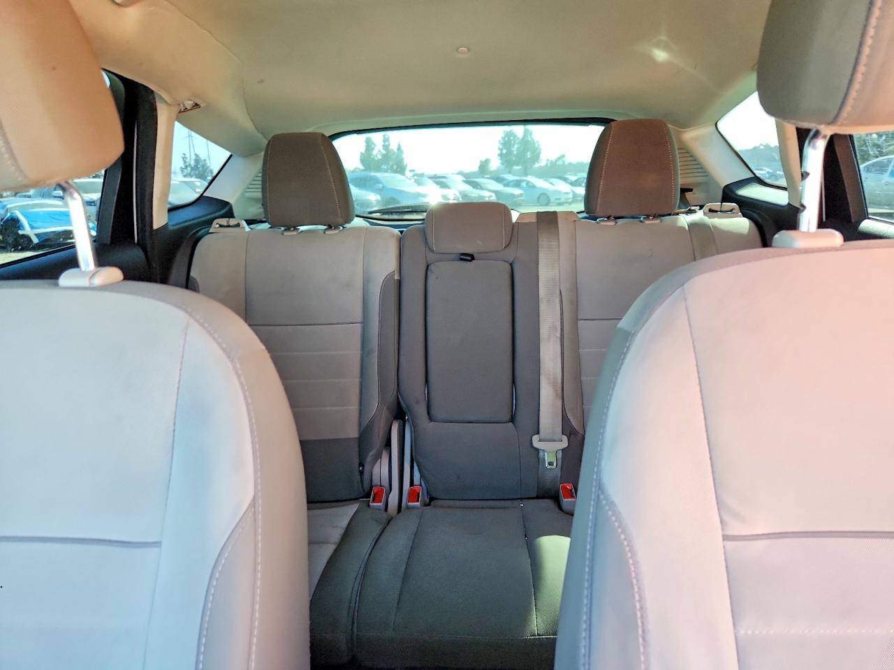 2013 Ford C-max Se White vin: 1FADP5AUXDL515948
