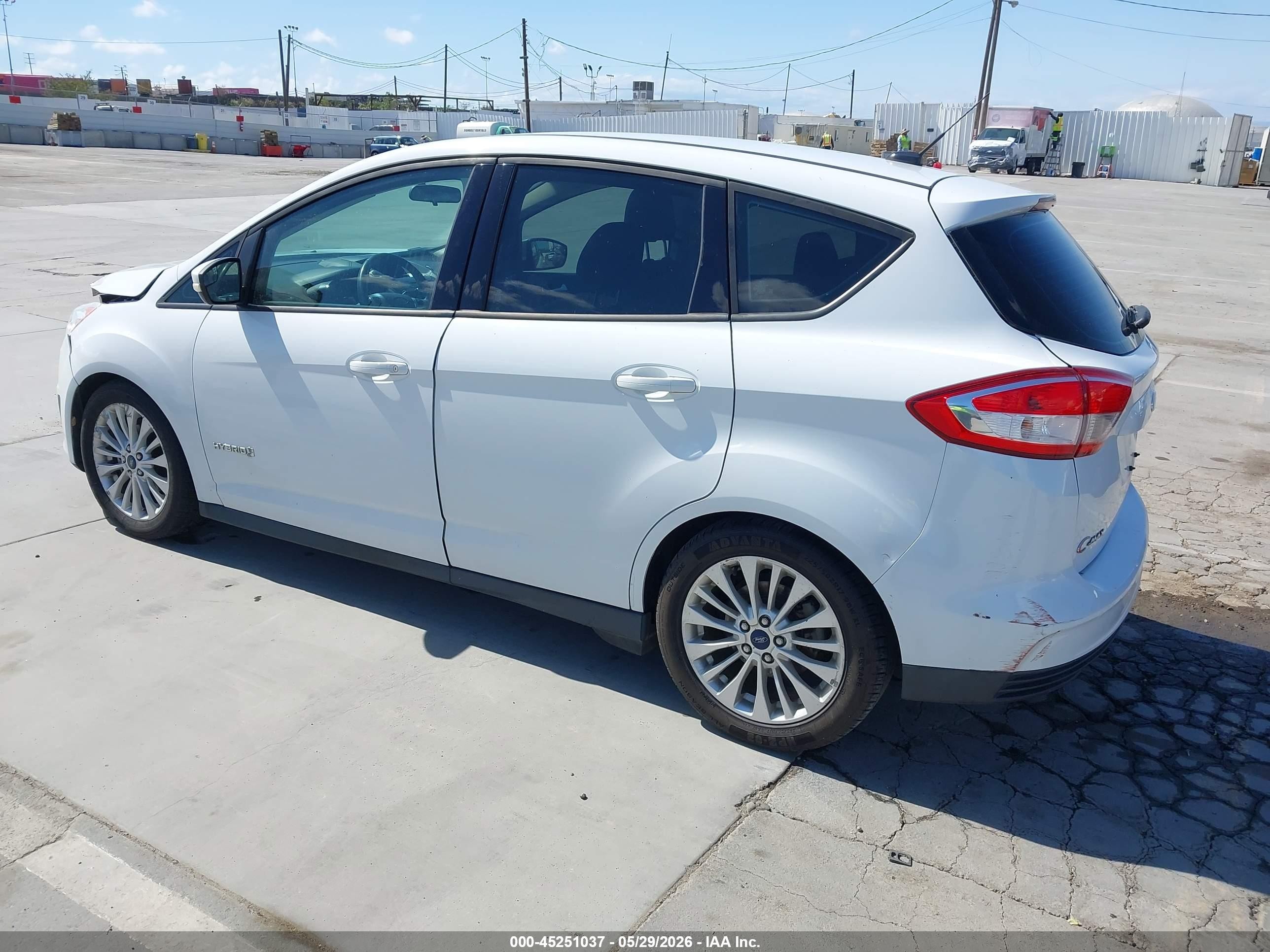 2017 Ford C-max Hybrid Se White vin: 1FADP5AUXHL117337