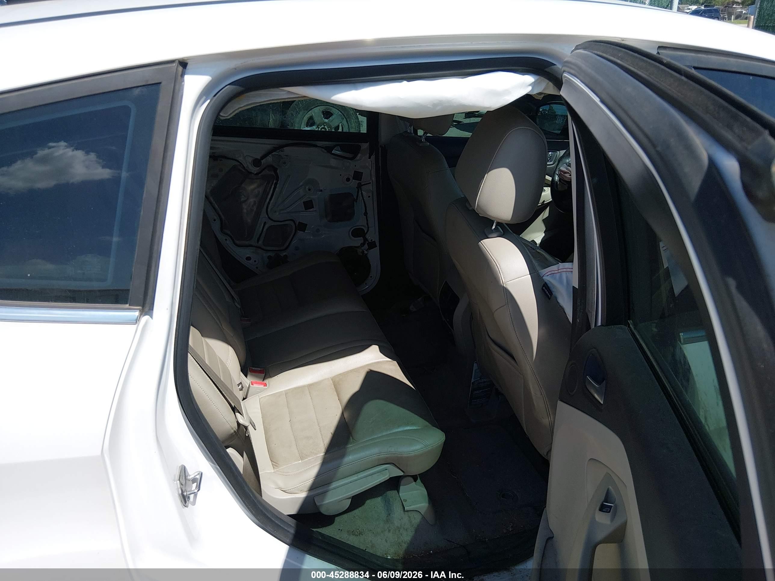2014 Ford C-max Hybrid Sel White vin: 1FADP5BU0EL518535