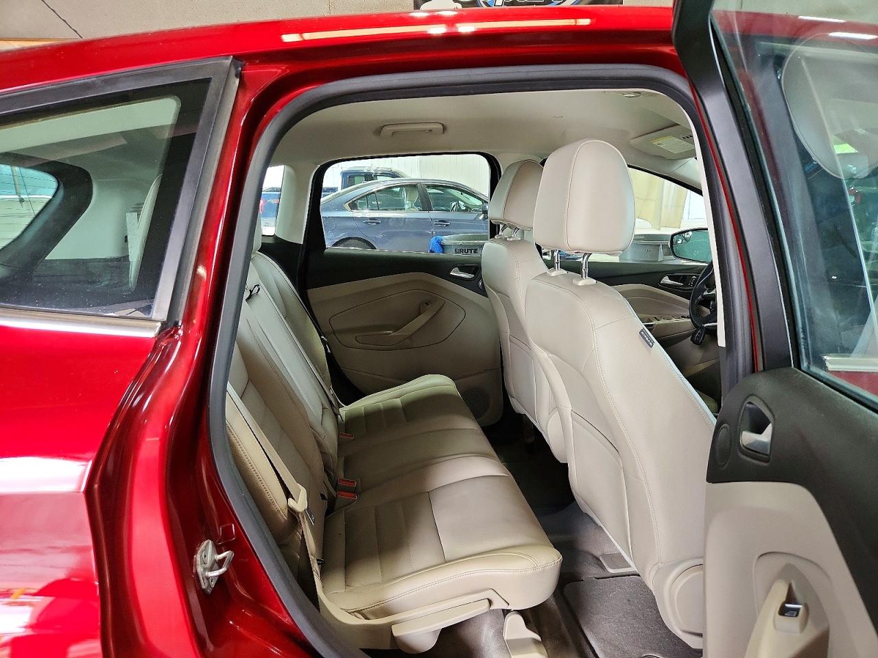 2013 Ford C-max Sel Red vin: 1FADP5BU3DL555593