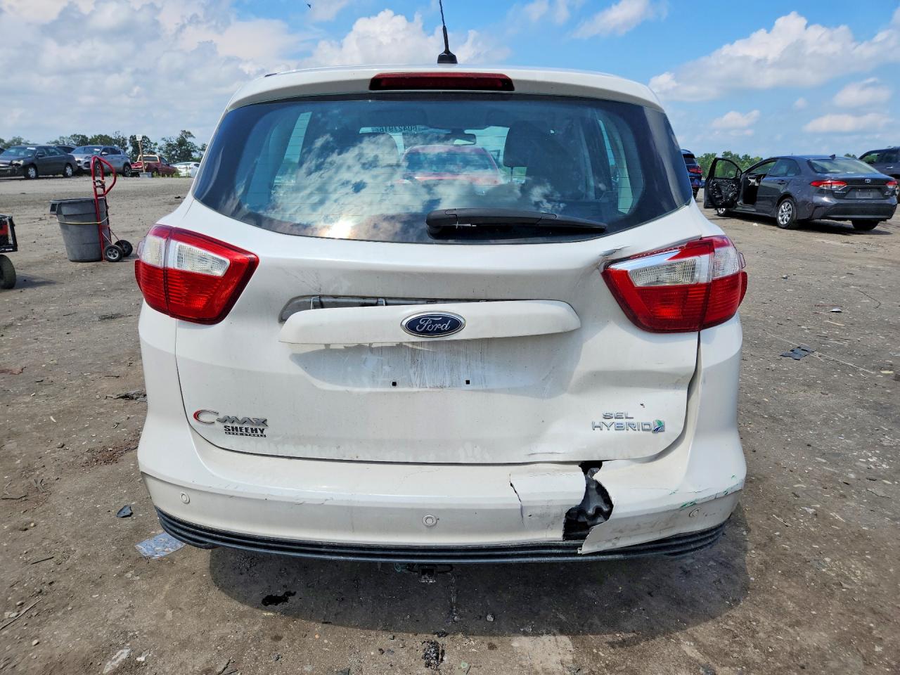 2013 Ford C-max White vin: 1FADP5BU4DL546370