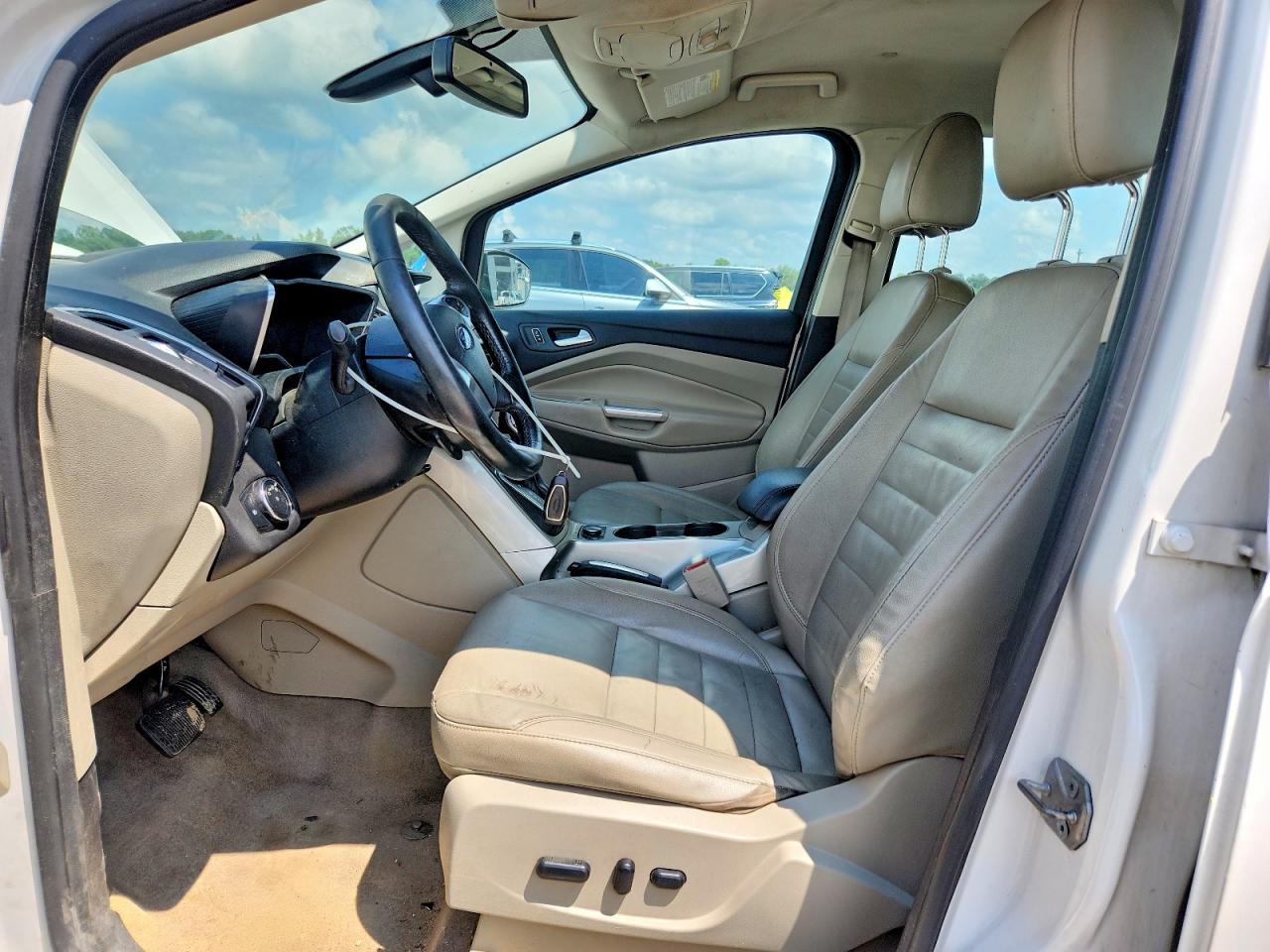 2013 Ford C-max White vin: 1FADP5BU4DL546370