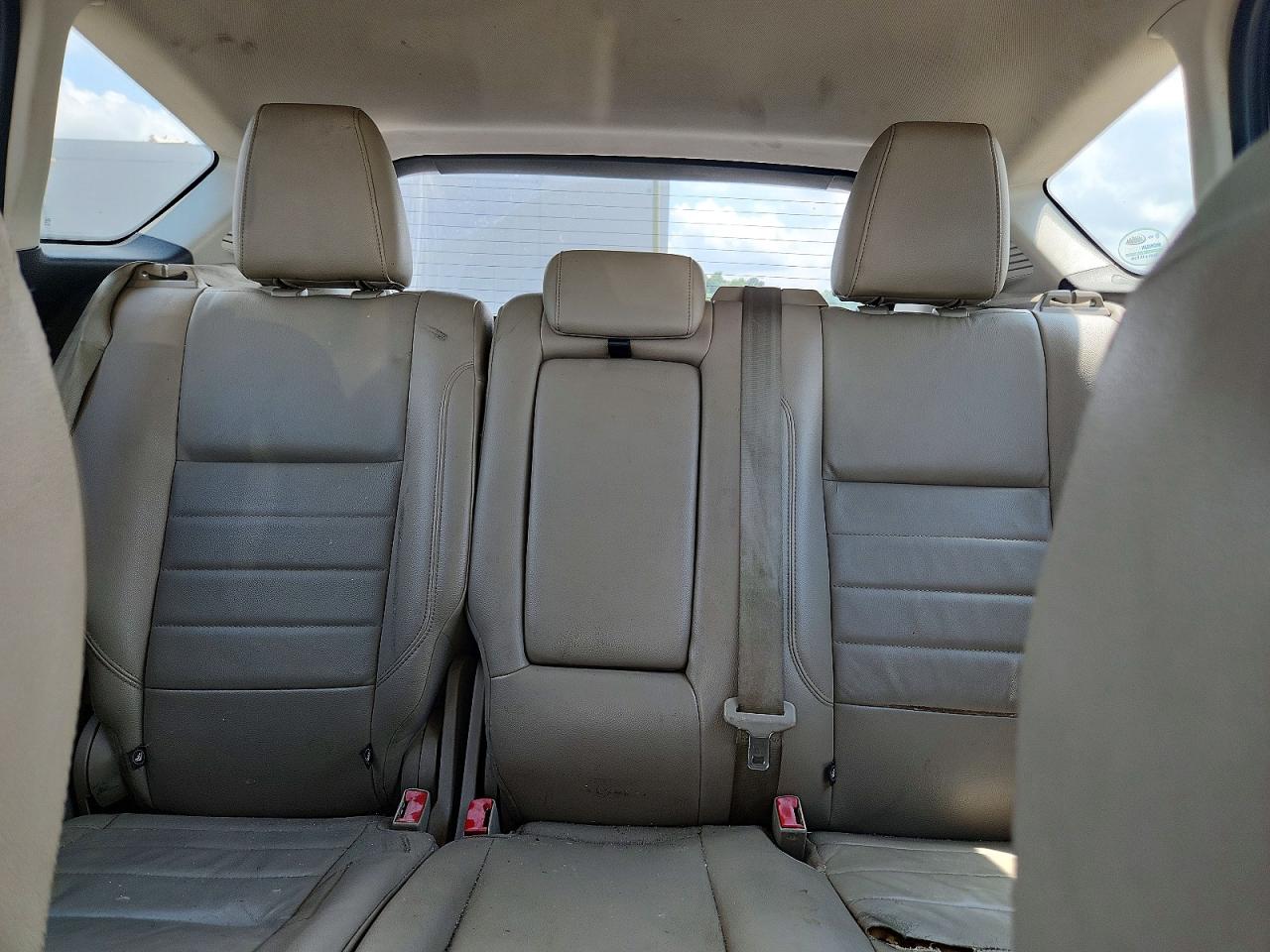 2013 Ford C-max White vin: 1FADP5BU4DL546370