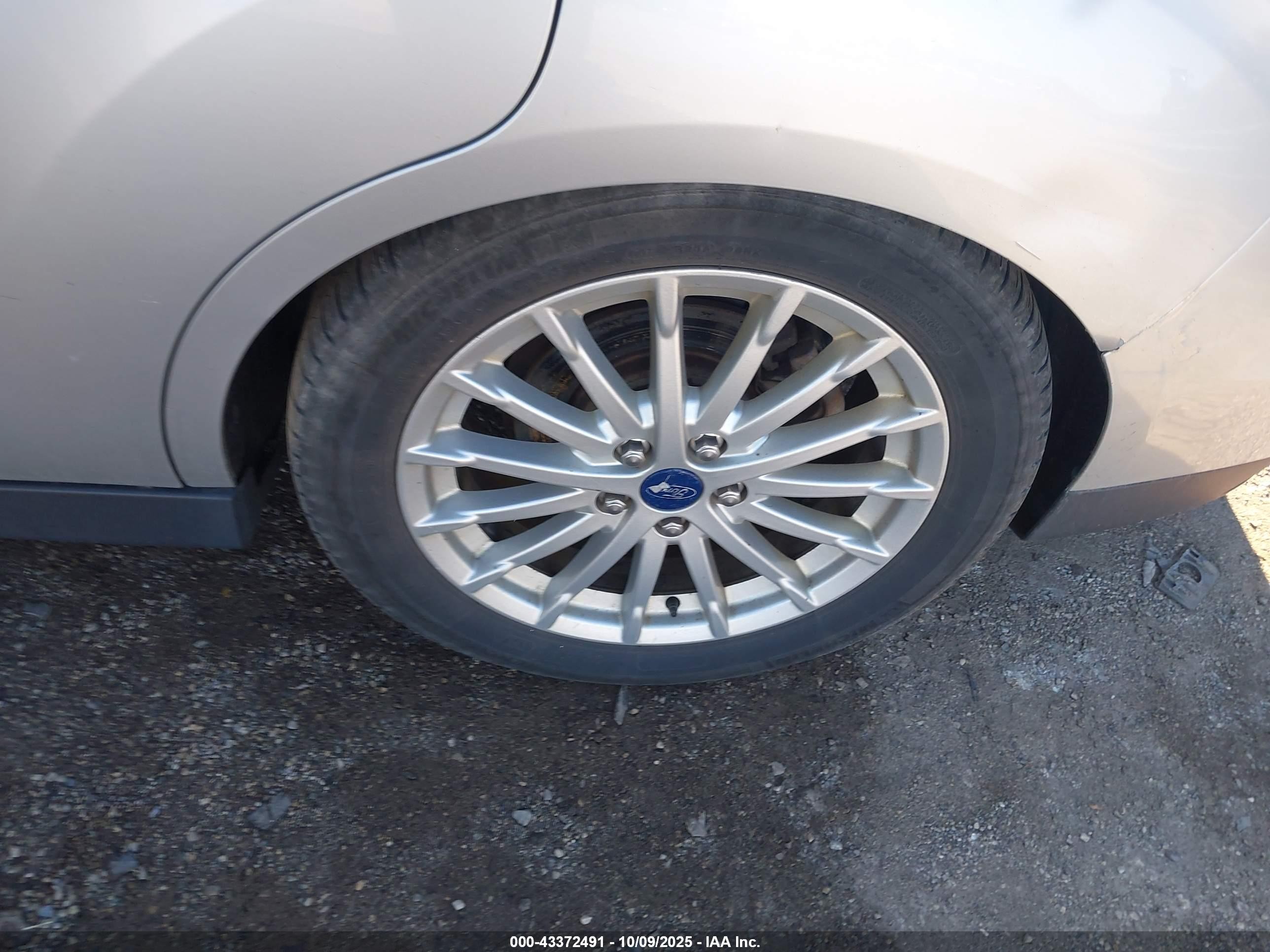 2013 Ford C-max Hybrid Sel Silver vin: 1FADP5BUXDL546731