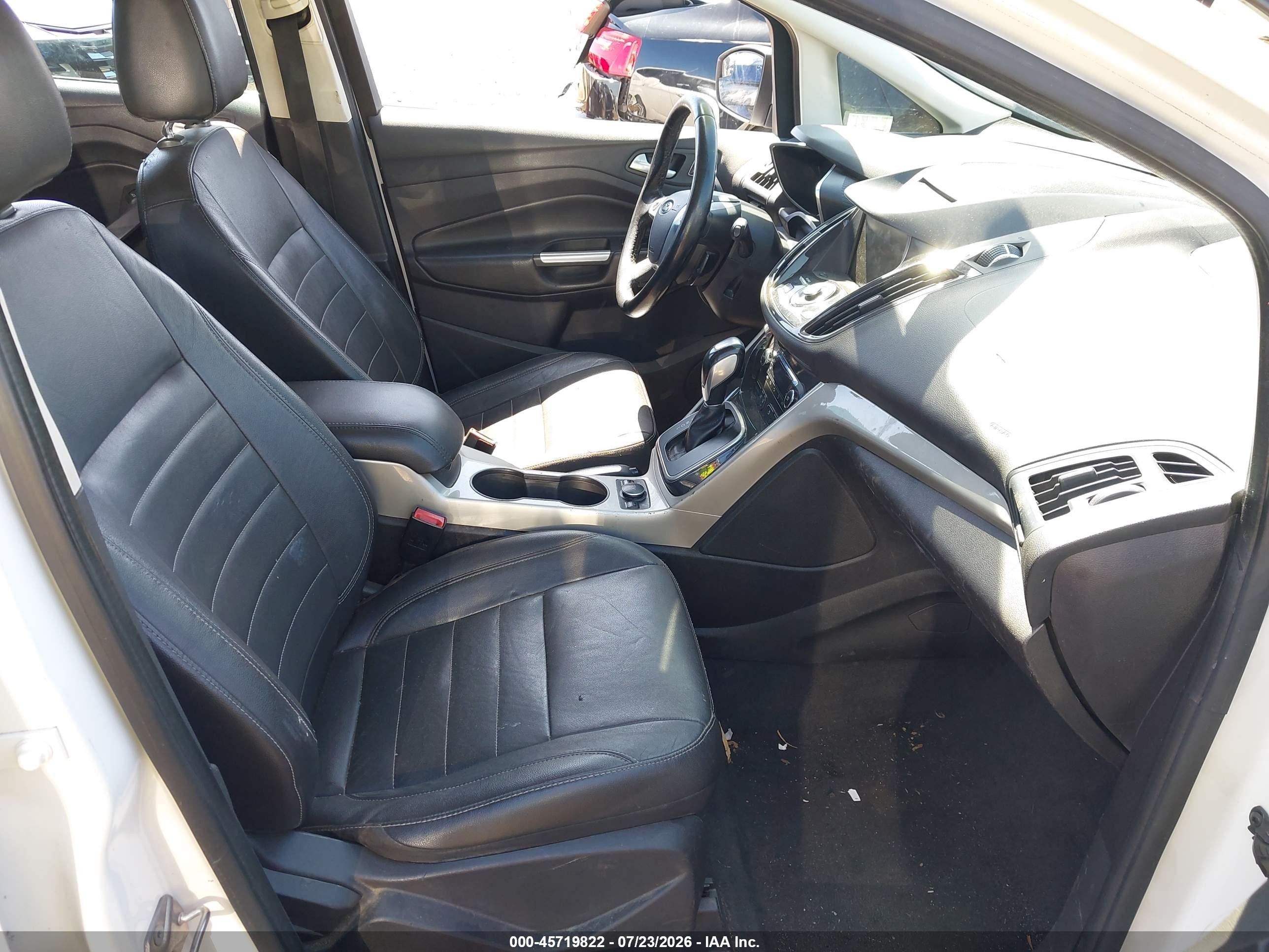 2014 Ford C-max Energi Sel Белый vin: 1FADP5CU2EL512282