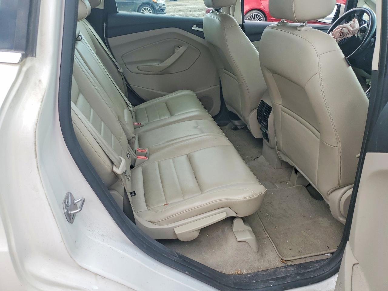 2014 Ford C-max White vin: 1FADP5CU2EL517126