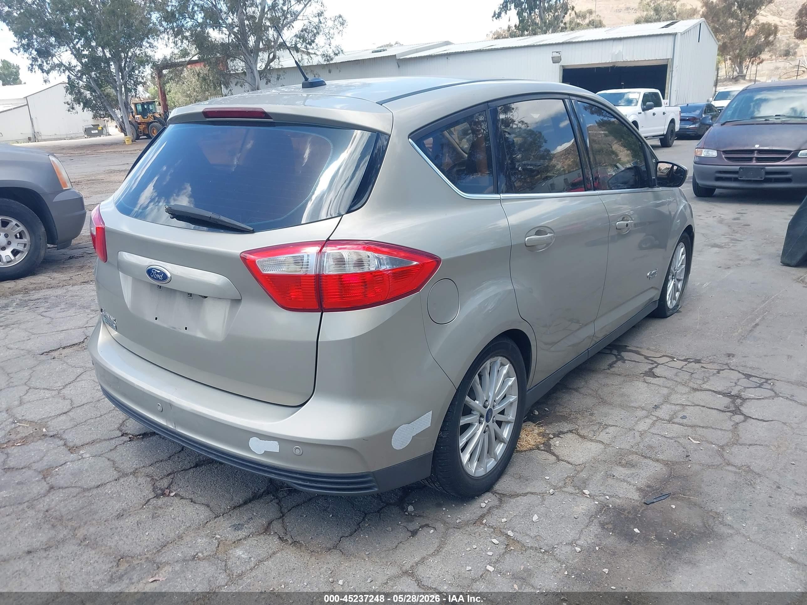 2015 Ford C-max Energi Sel Champagne vin: 1FADP5CU4FL112743