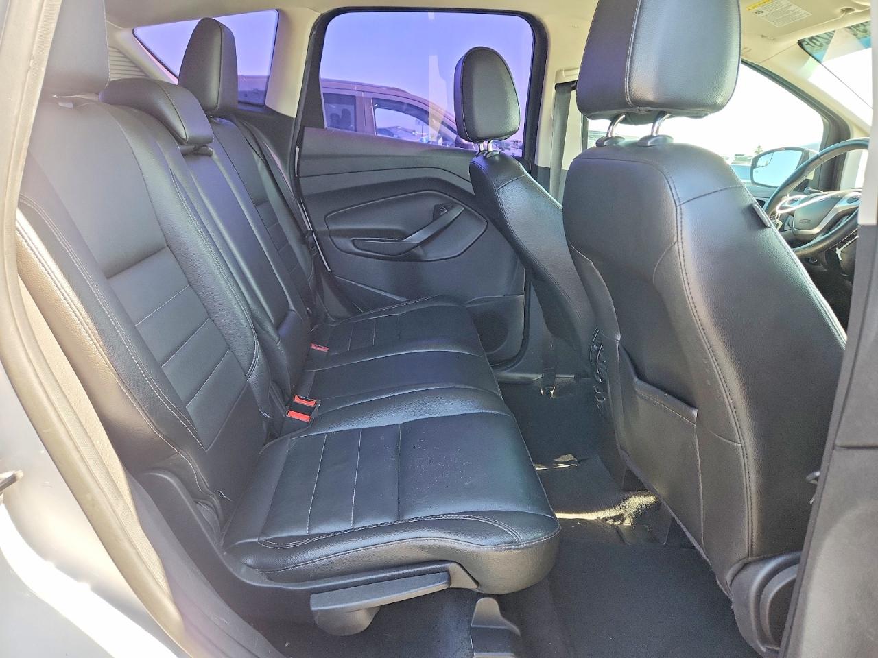 2013 Ford C-max Premium White vin: 1FADP5CU5DL537918