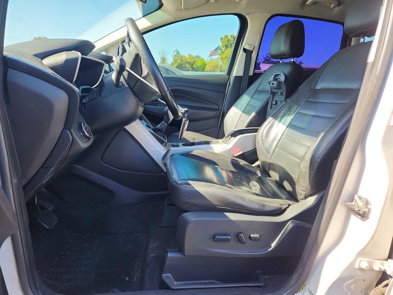 2013 Ford C-max Premium White vin: 1FADP5CU5DL537918