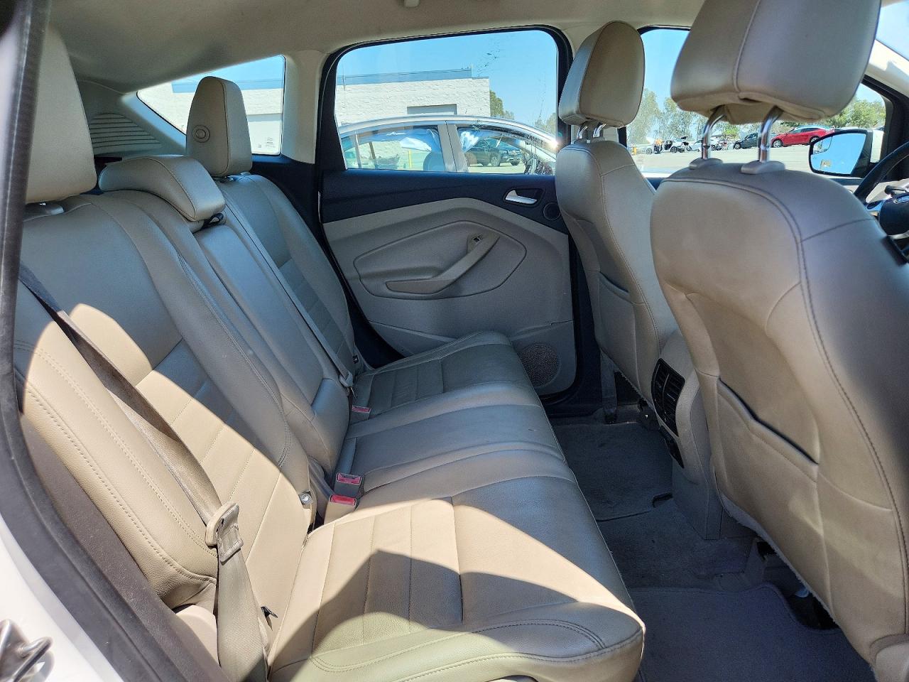 2013 Ford C-max Premium White vin: 1FADP5CU9DL521320