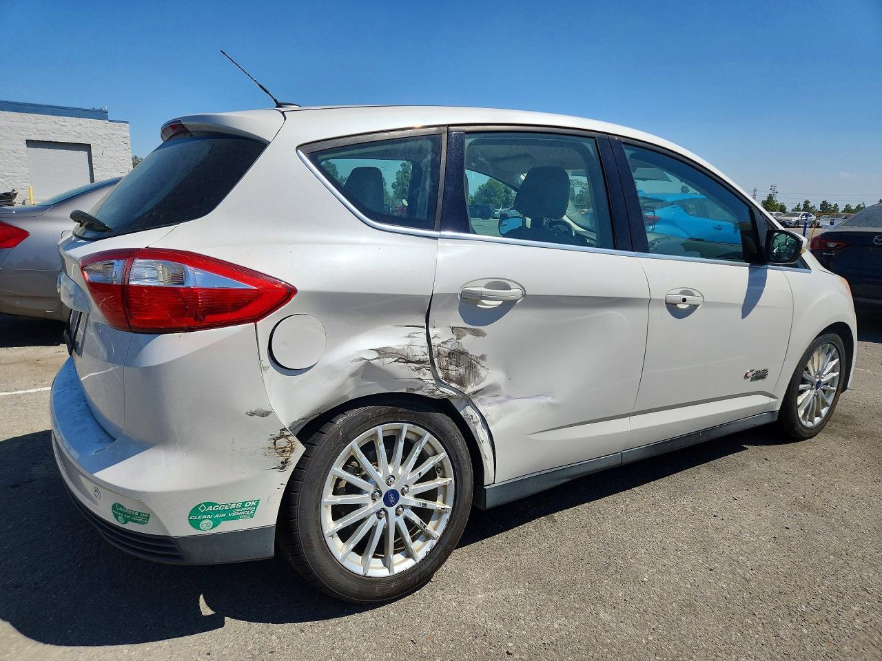 2013 Ford C-max Premium White vin: 1FADP5CU9DL521320