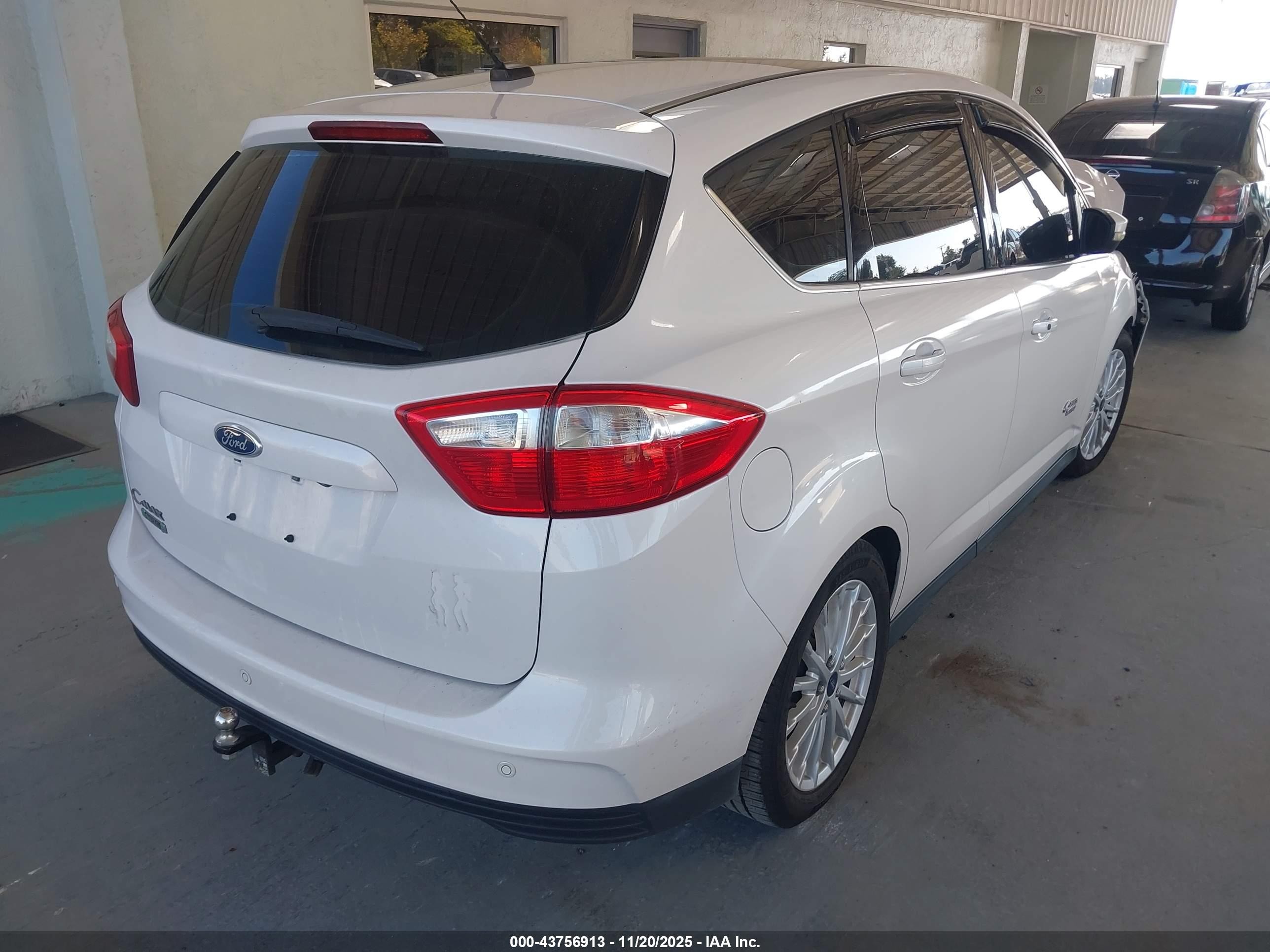 2014 Ford C-max Energi Sel White vin: 1FADP5CU9EL520752