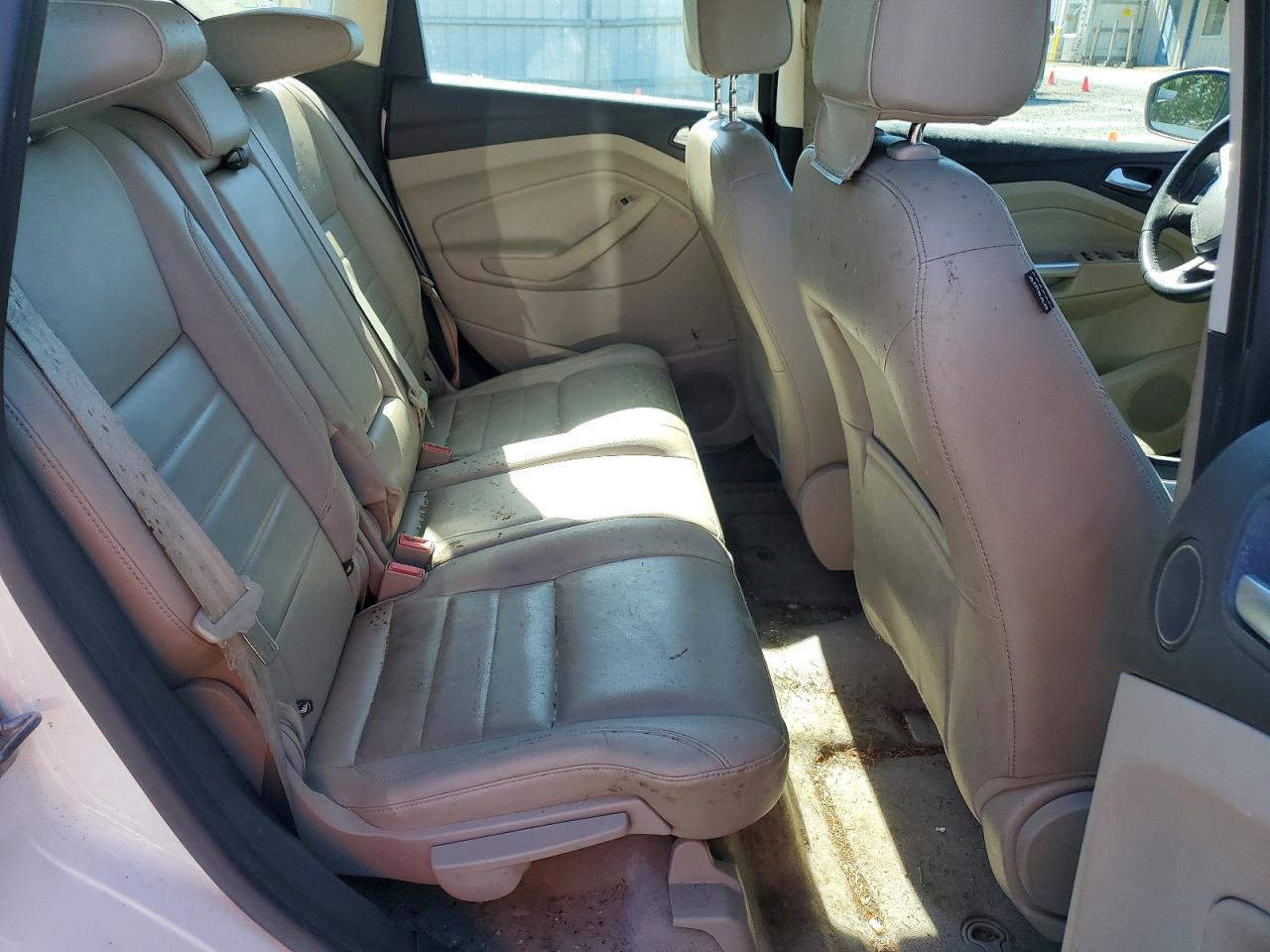 2013 Ford C-max Premium White vin: 1FADP5CUXDL522587