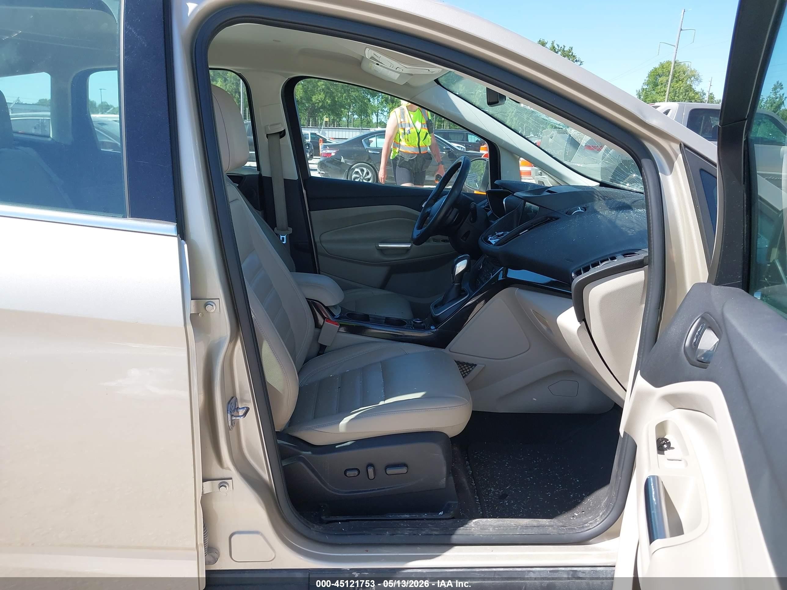 2017 Ford C-max Hybrid Titanium Champagne vin: 1FADP5DU7HL114441