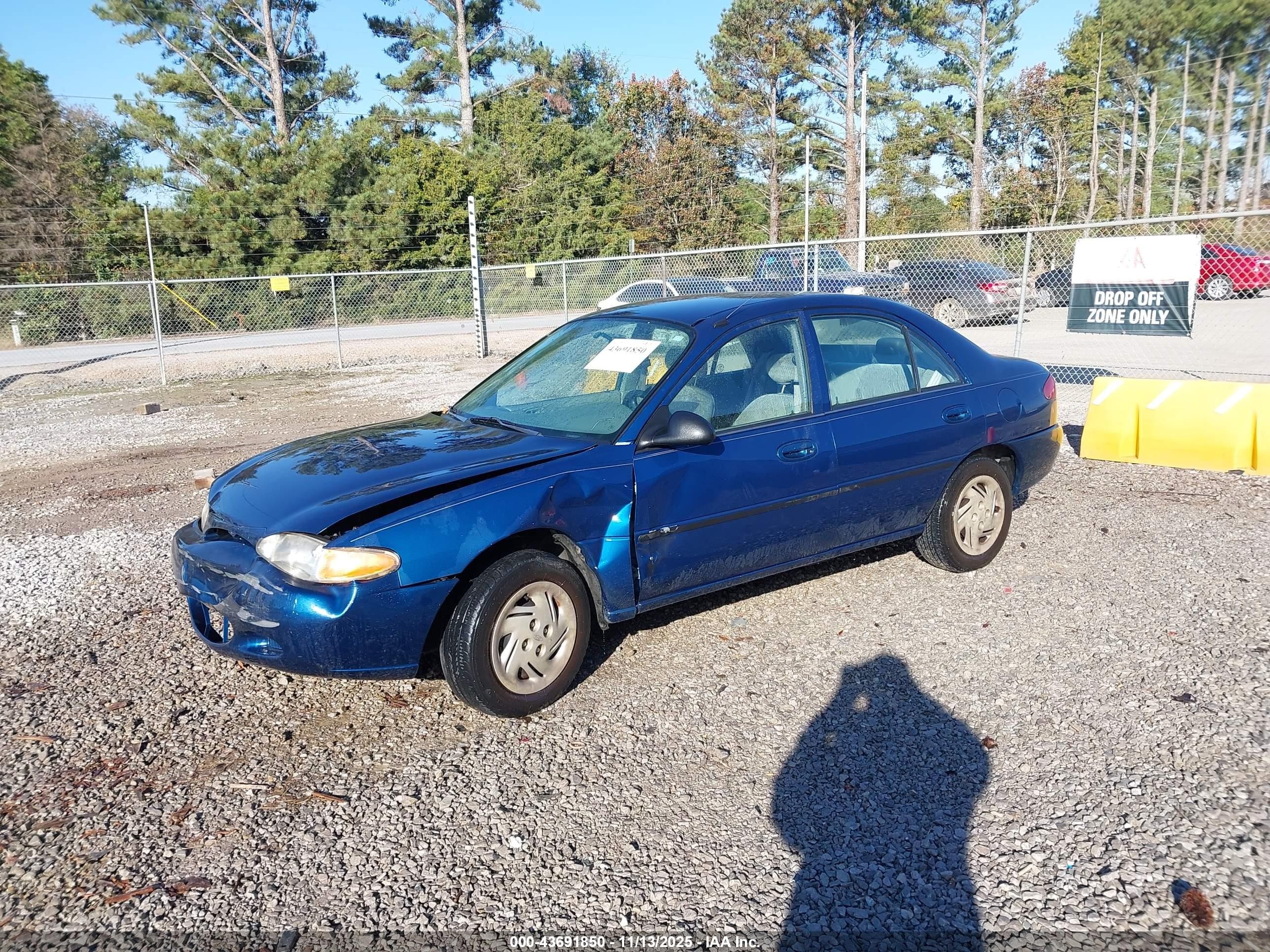 1998 Ford Escort Lx Blue vin: 1FAFP10P2WW214234