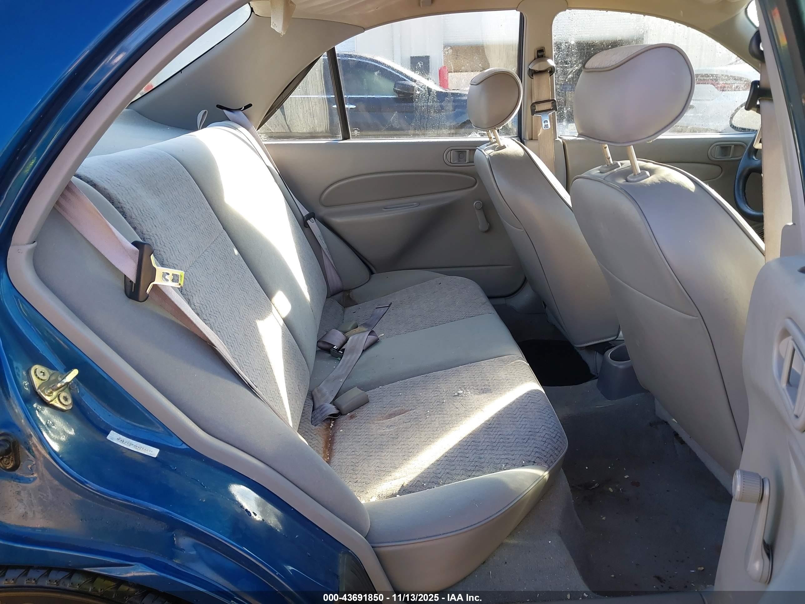 1998 Ford Escort Lx Blue vin: 1FAFP10P2WW214234