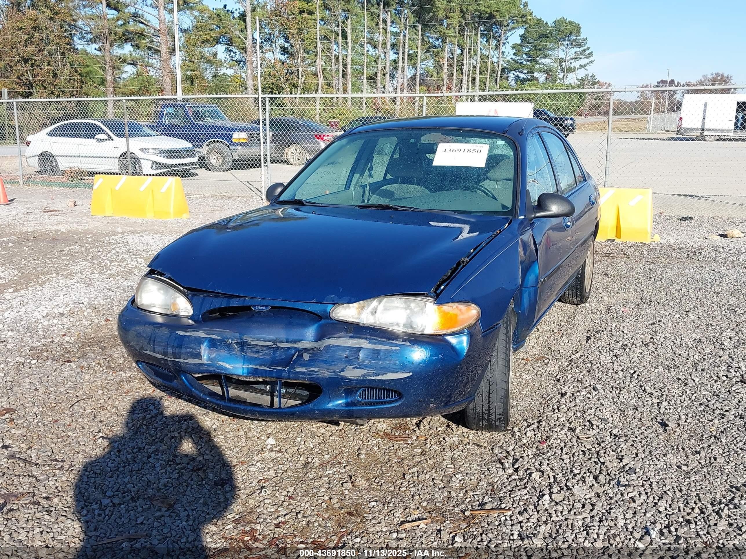 1998 Ford Escort Lx Blue vin: 1FAFP10P2WW214234