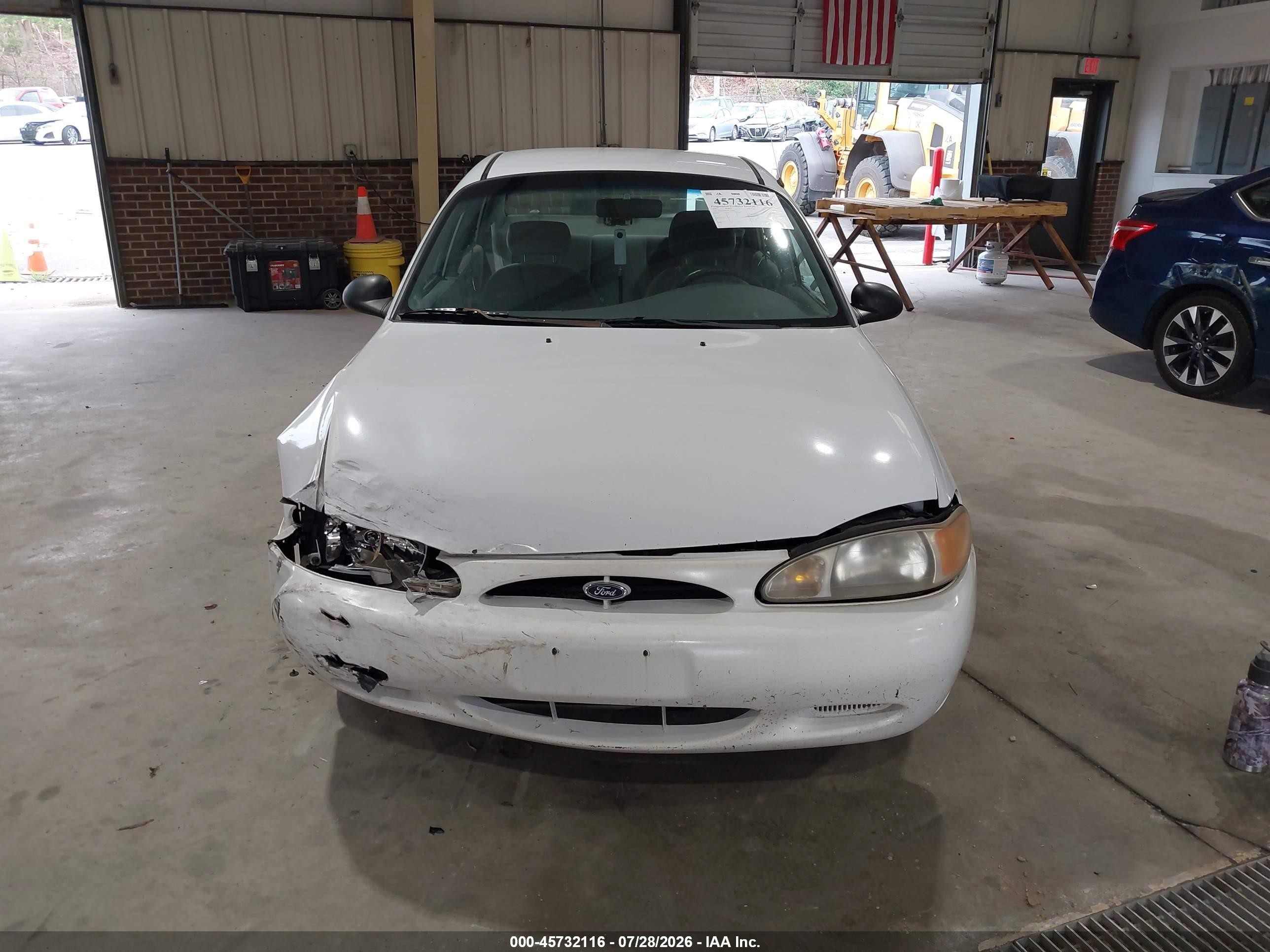 1999 Ford Escort Lx White vin: 1FAFP10P4XW179164