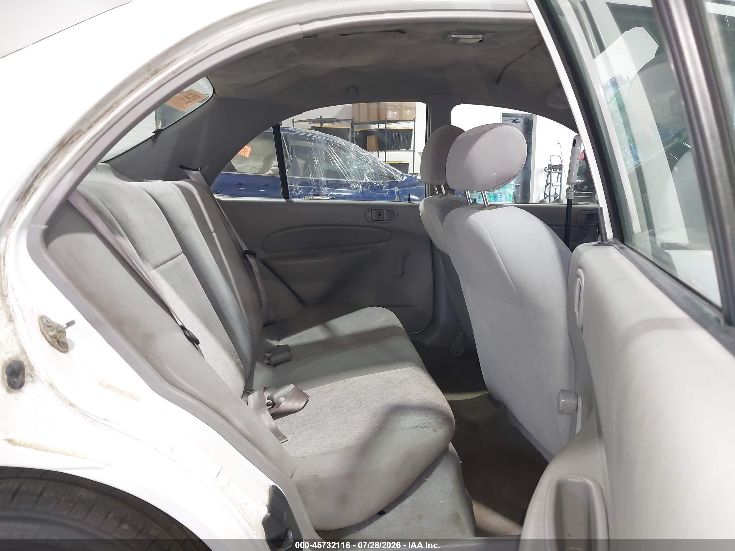 1999 Ford Escort Lx White vin: 1FAFP10P4XW179164