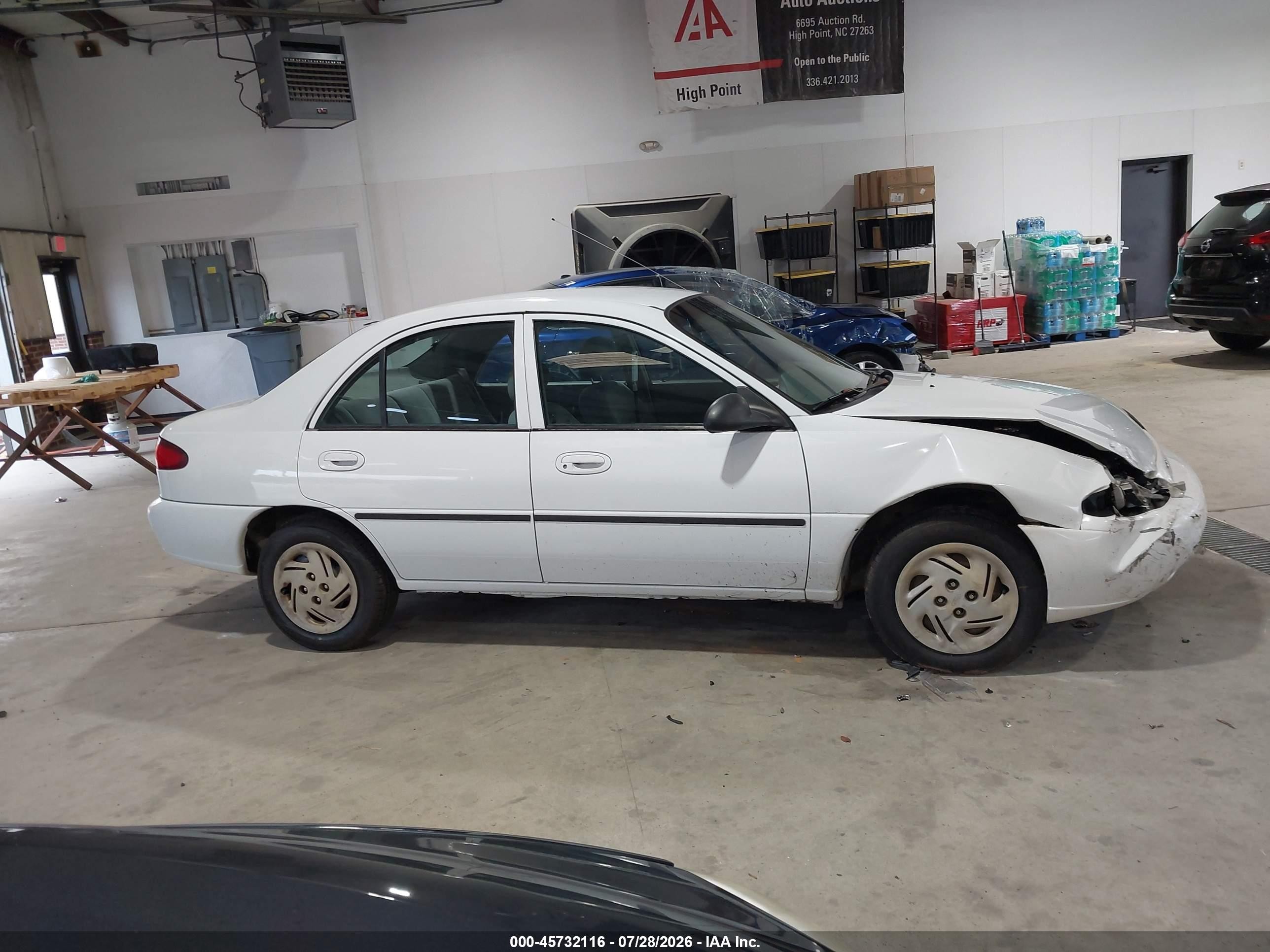 1999 Ford Escort Lx White vin: 1FAFP10P4XW179164