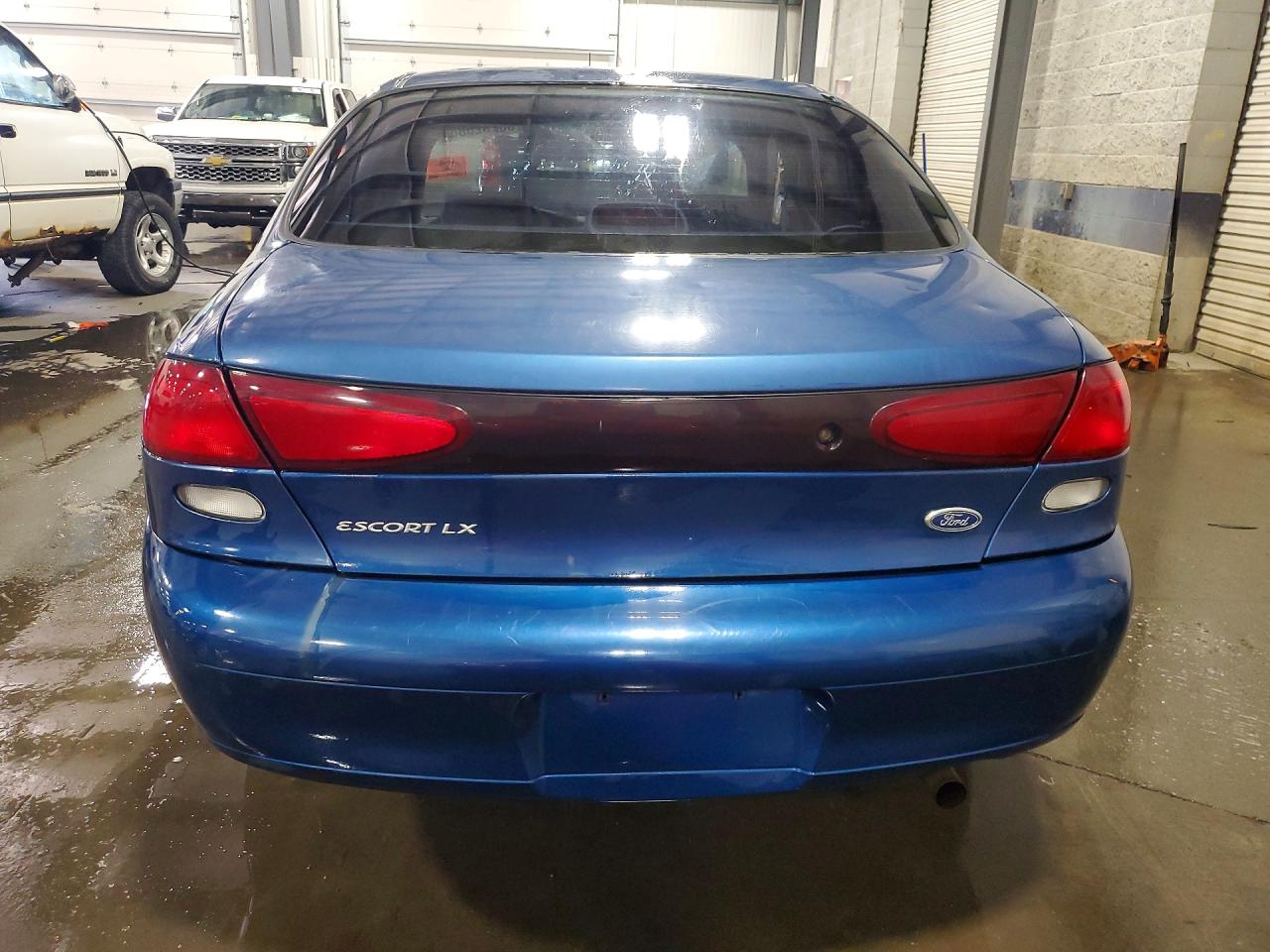 1998 Ford Escort Lx Синий vin: 1FAFP10P5WW306535