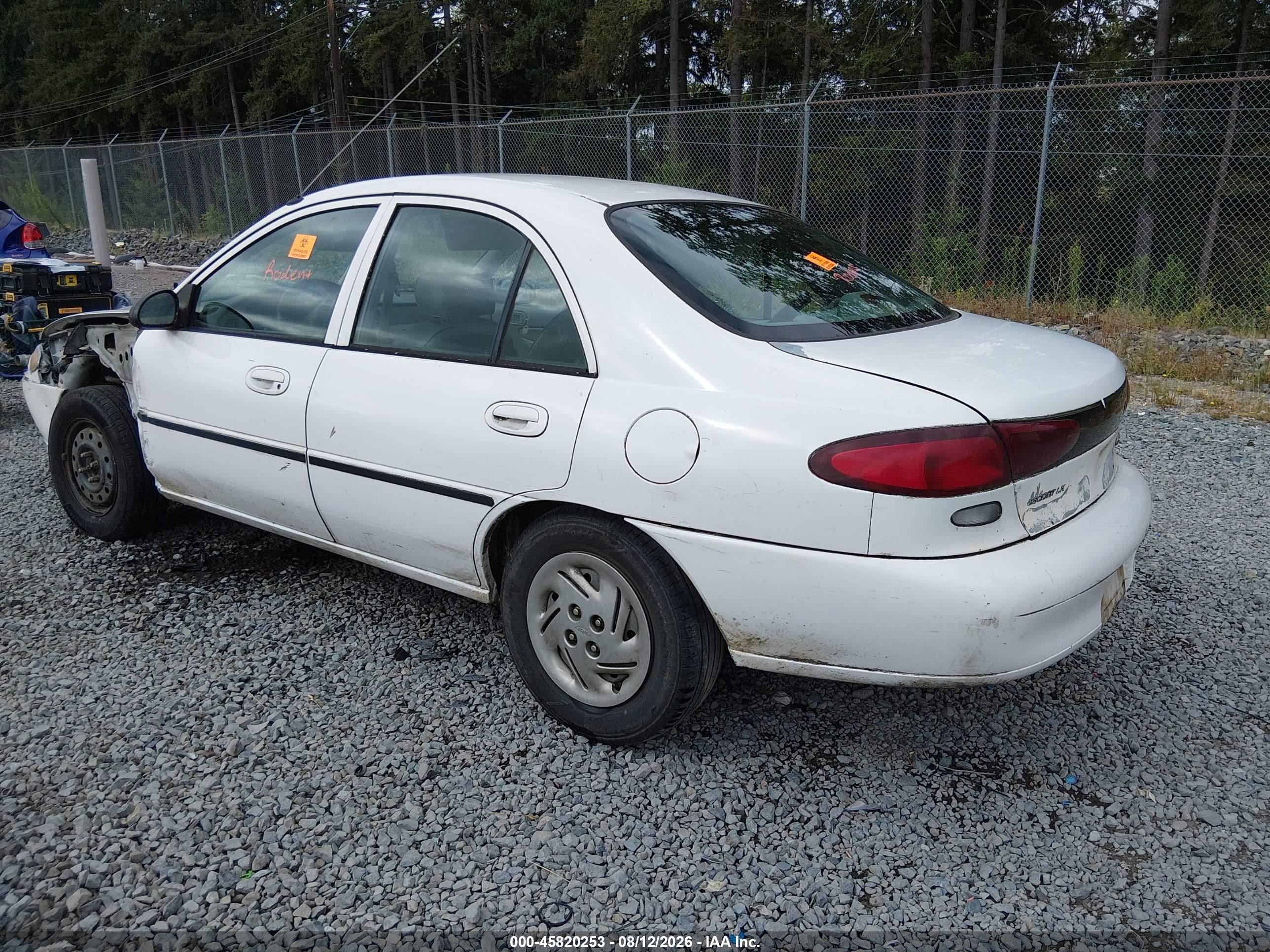 1998 Ford Escort Lx White vin: 1FAFP10P8WW301006