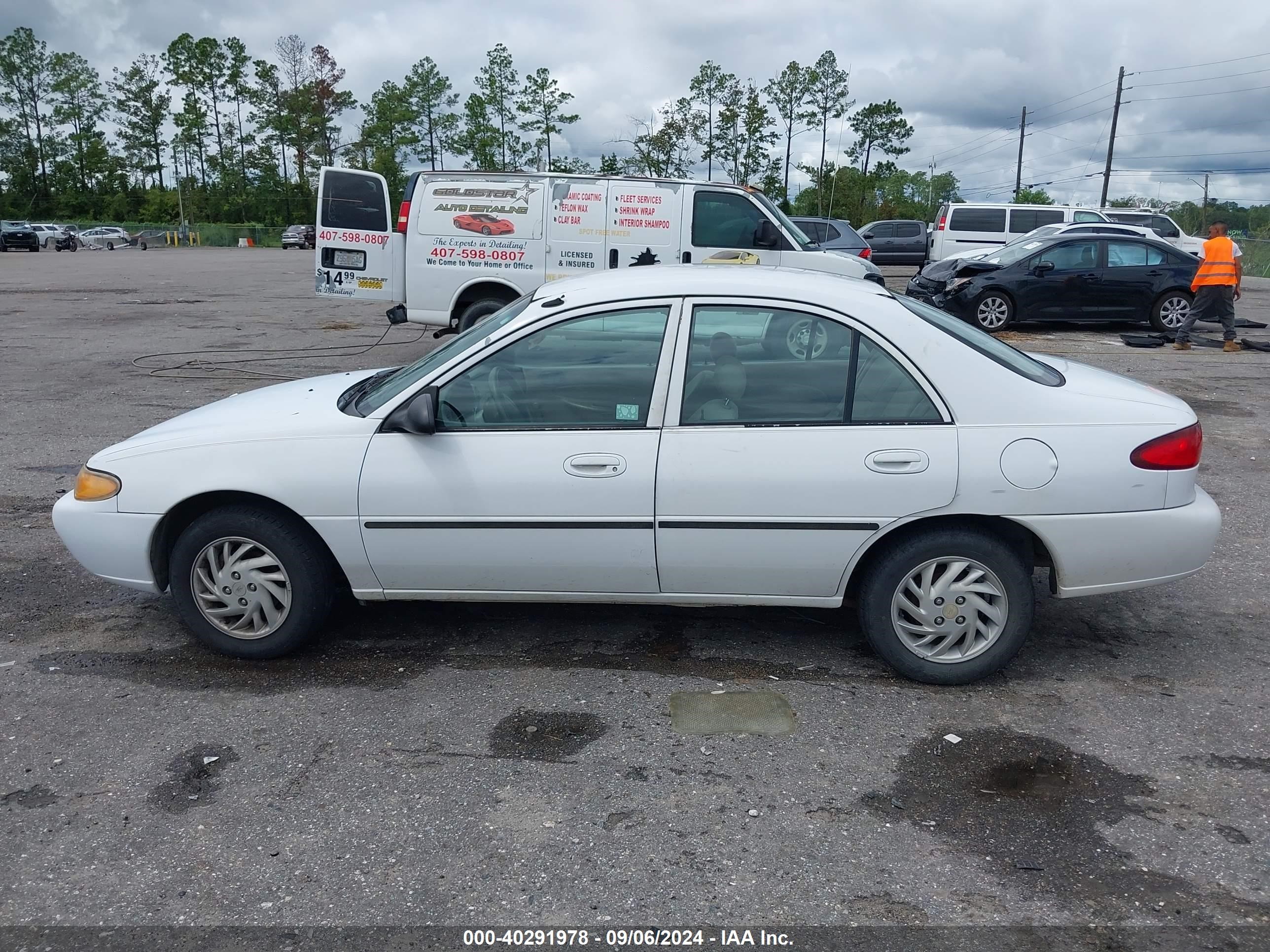 1999 Ford Escort Lx White vin: 1FAFP10P9XW161064
