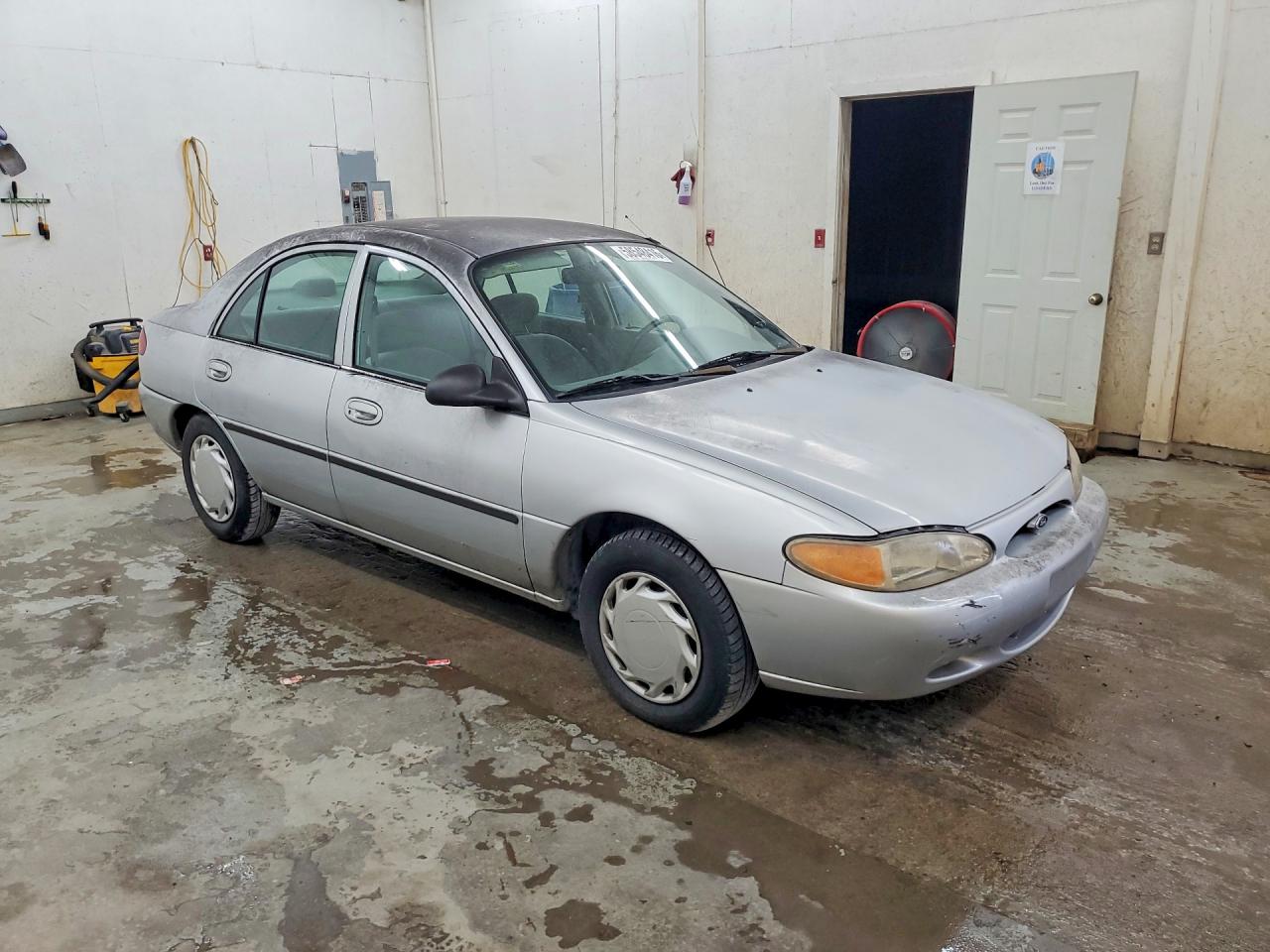 1999 Ford Escort Lx Silver vin: 1FAFP10P9XW277753